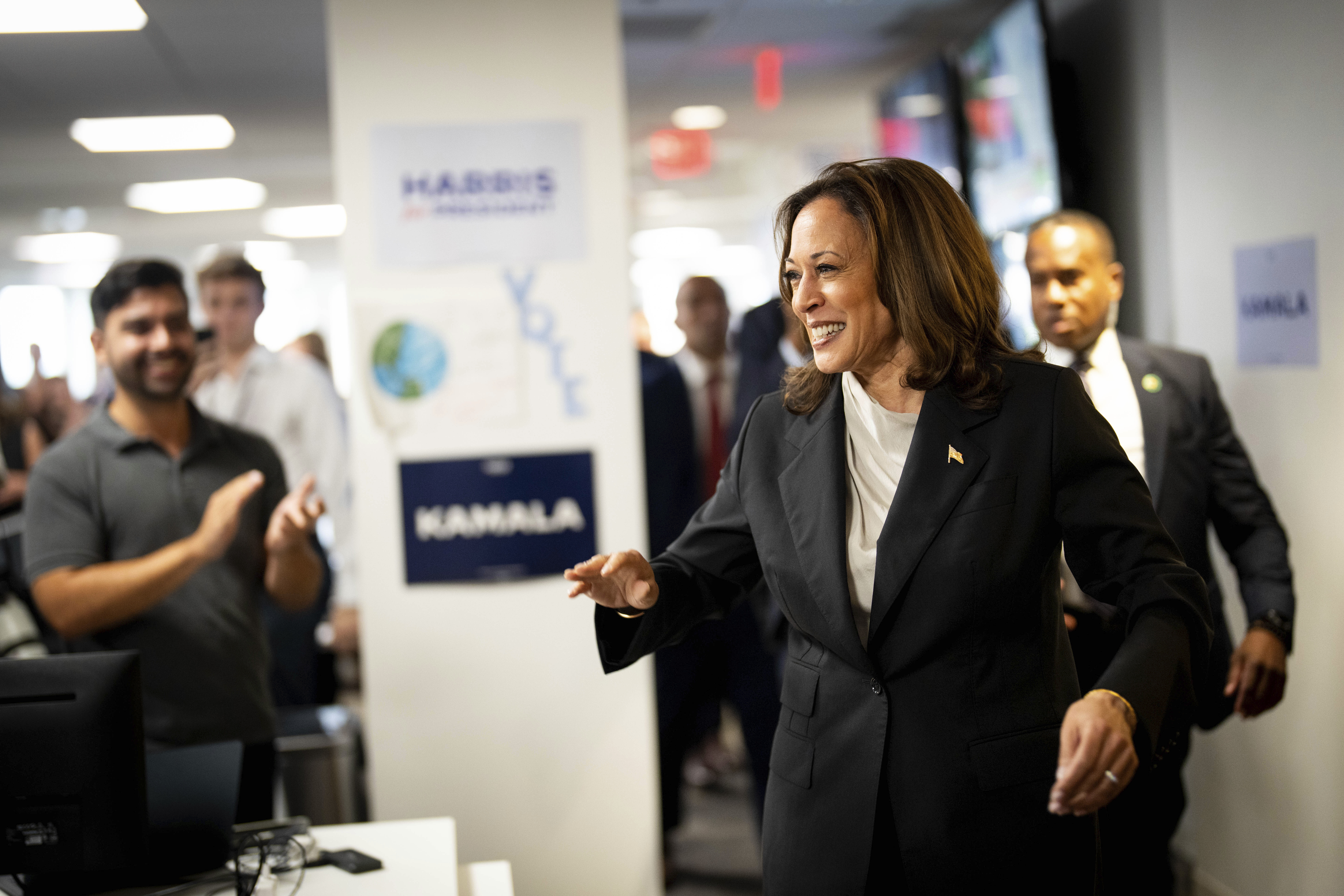 Kamala Harris phải đối mặt với một thử thách lớn khi bà tìm kiếm một người bạn đồng hành cho cuộc chạy đua vào Nhà Trắng của mình