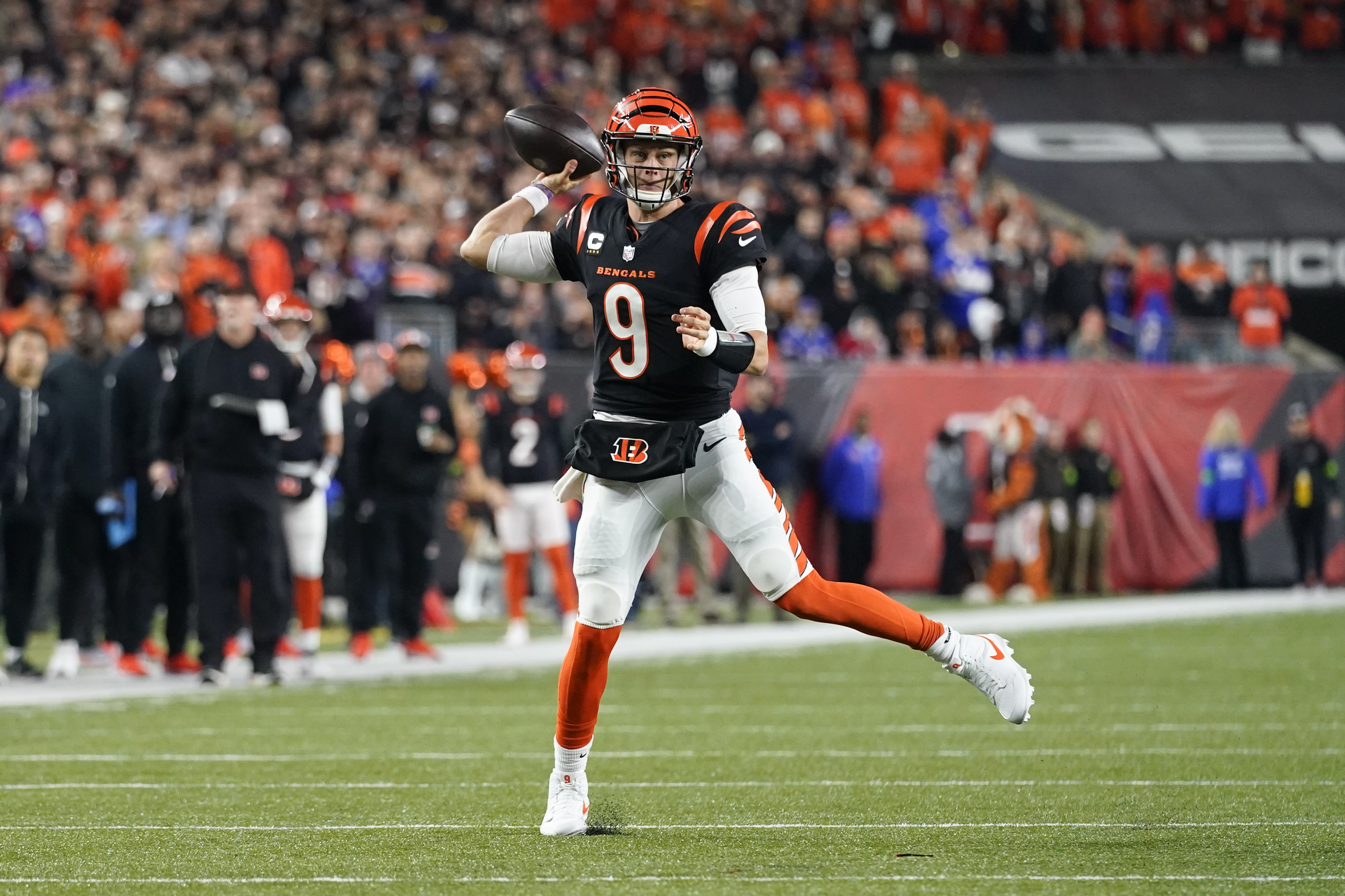 Jake Browning continues hot streak, rallies Bengals to 27-24 win