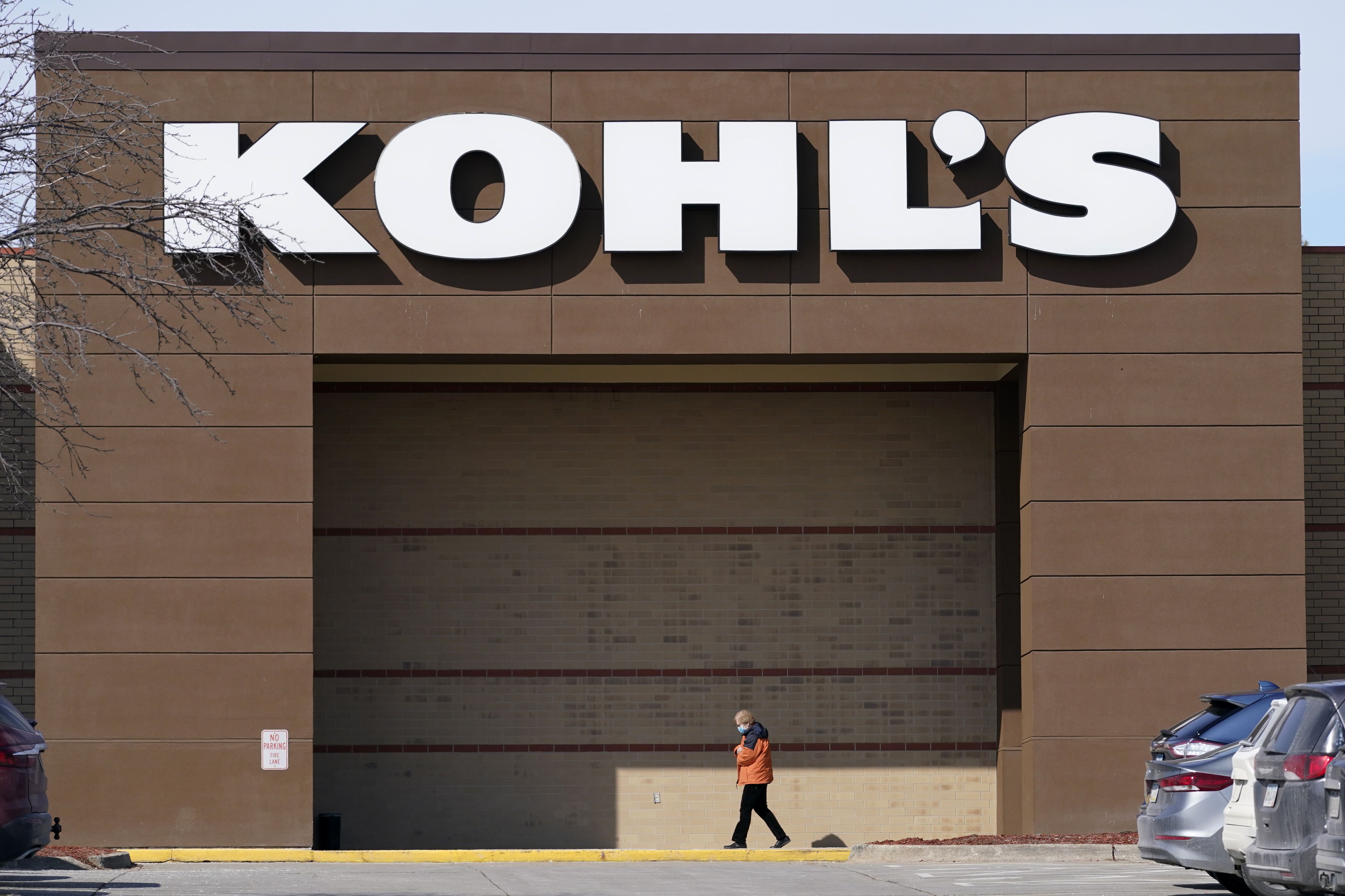 Kohl's CEO pitches retailer's turnaround efforts after surprise