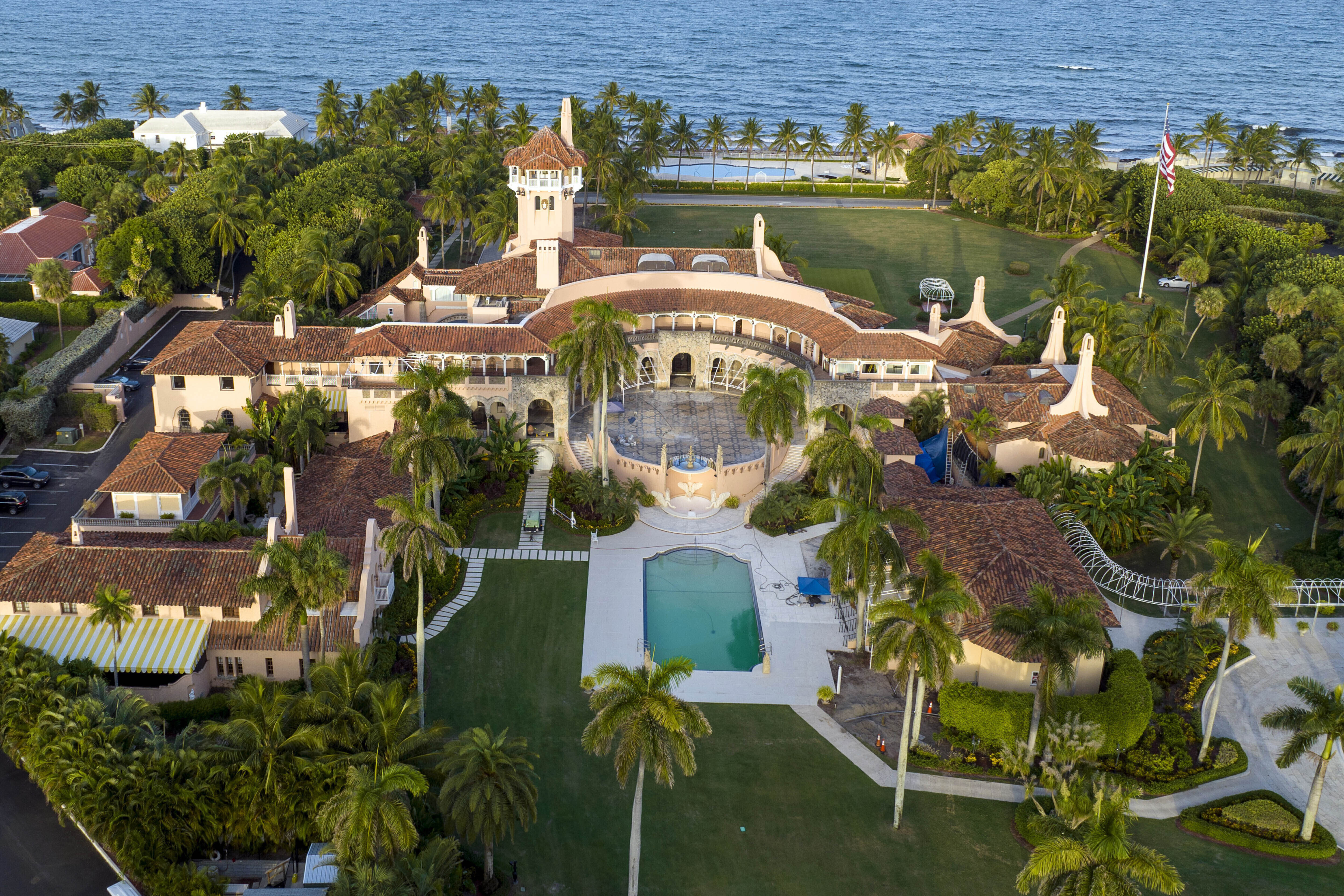 Mar-a-Lago value: Donald Trump's winter home is at the core of his New York  fraud trial