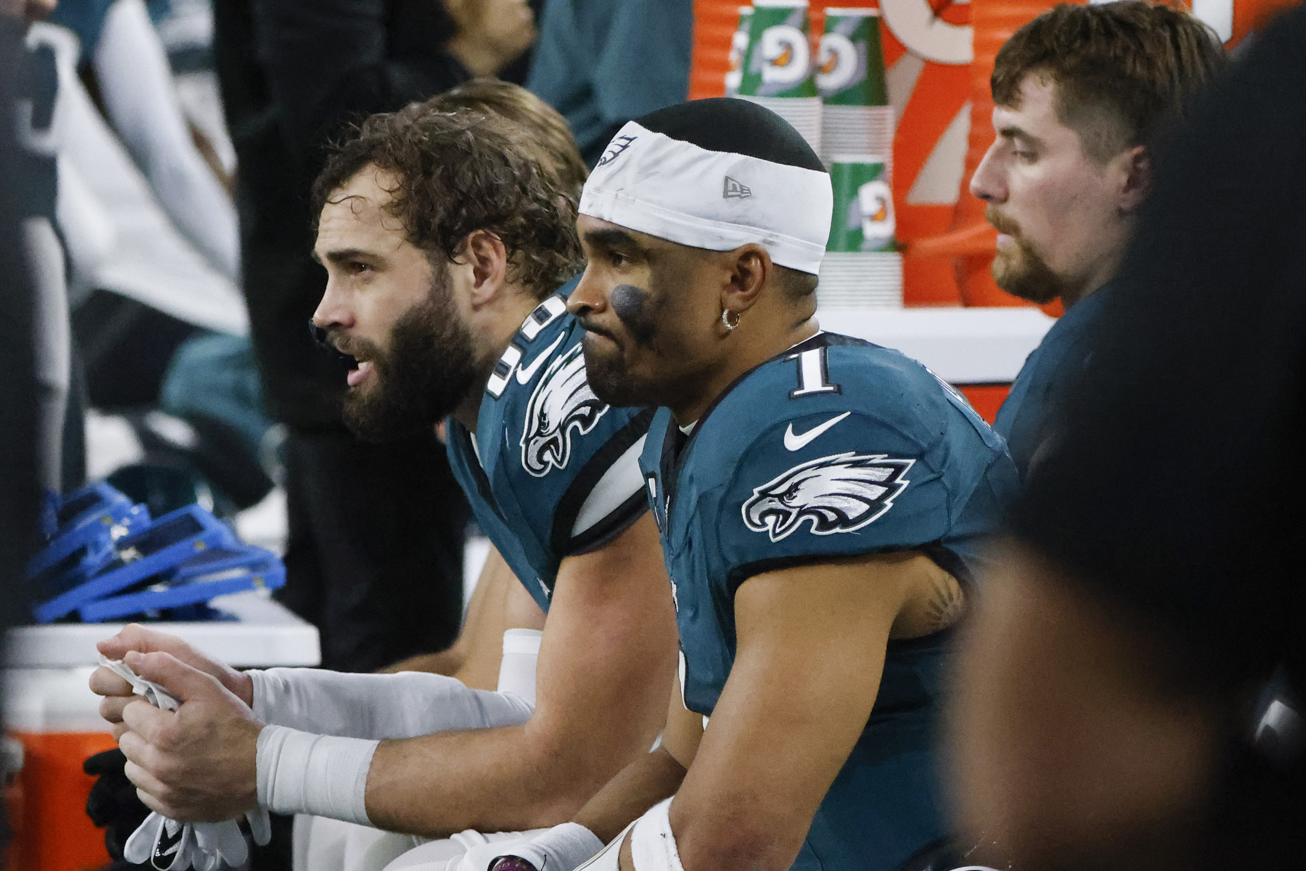 NFC East Round-Up: Eagles still have an edge but can't afford to