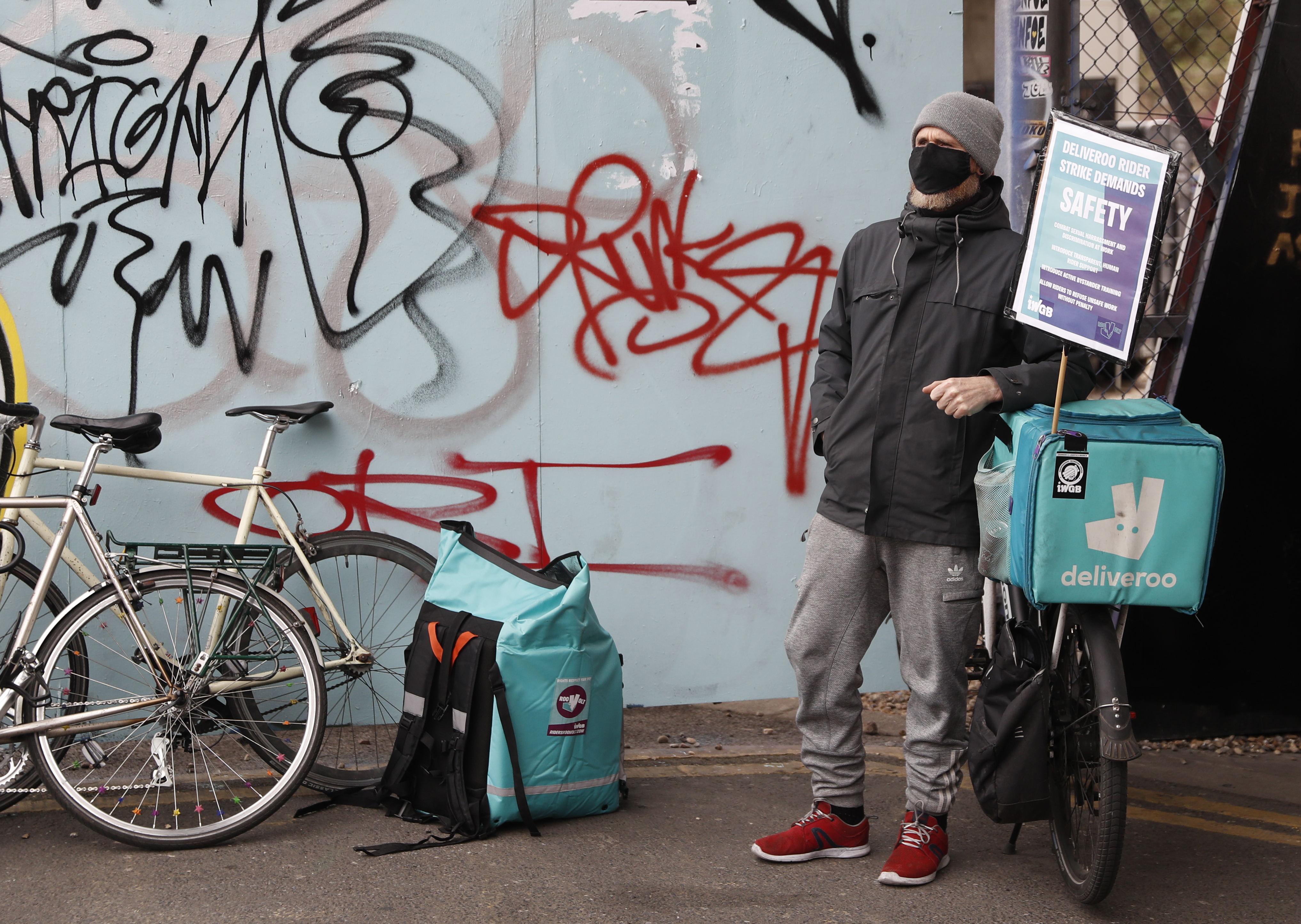 Deliveroo no bike option on sale