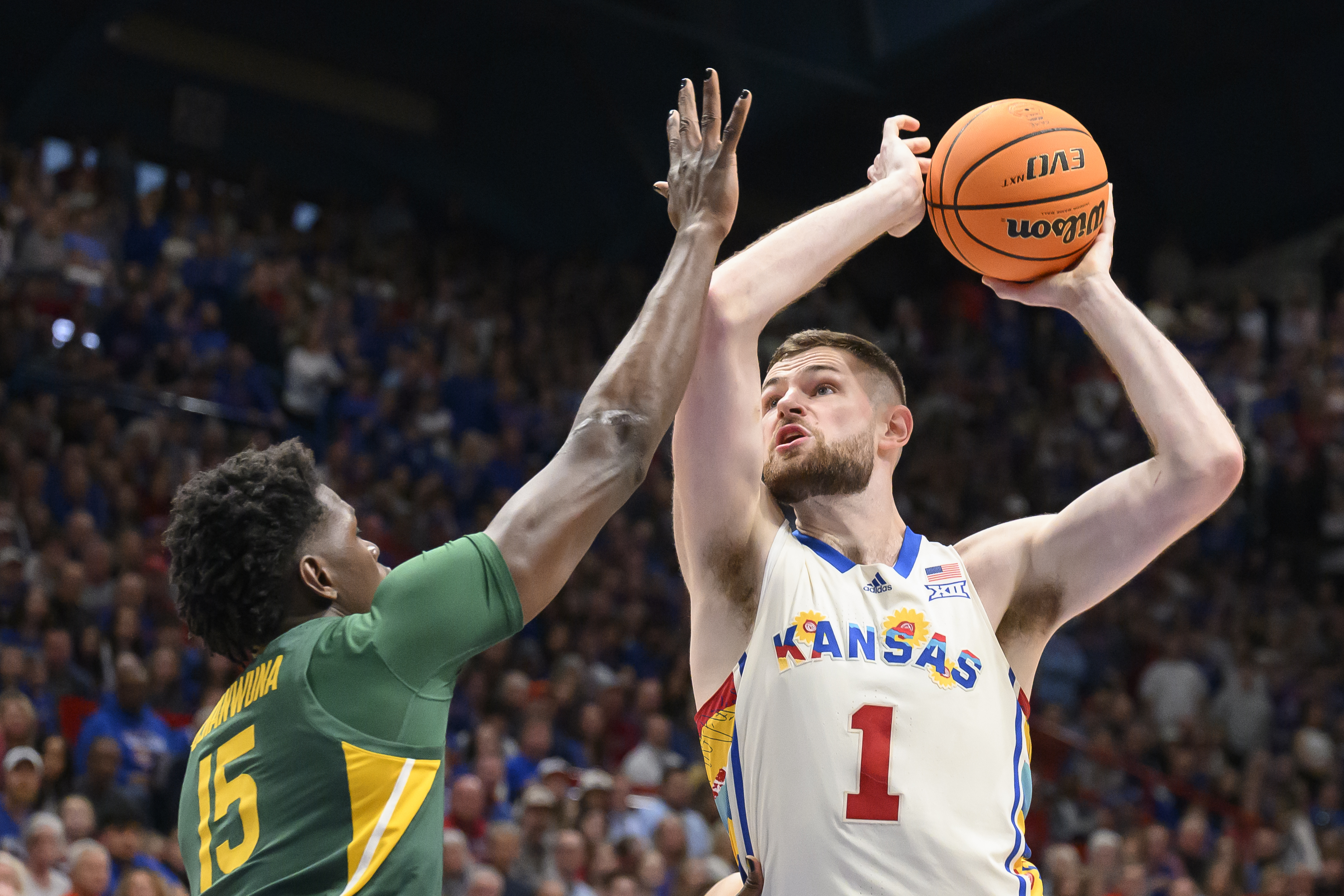 Hunter Dickinson, No. 3 Kansas Disappoint CBB Fans in Upset Loss to  Unranked WVU, News, Scores, Highlights, Stats, and Rumors