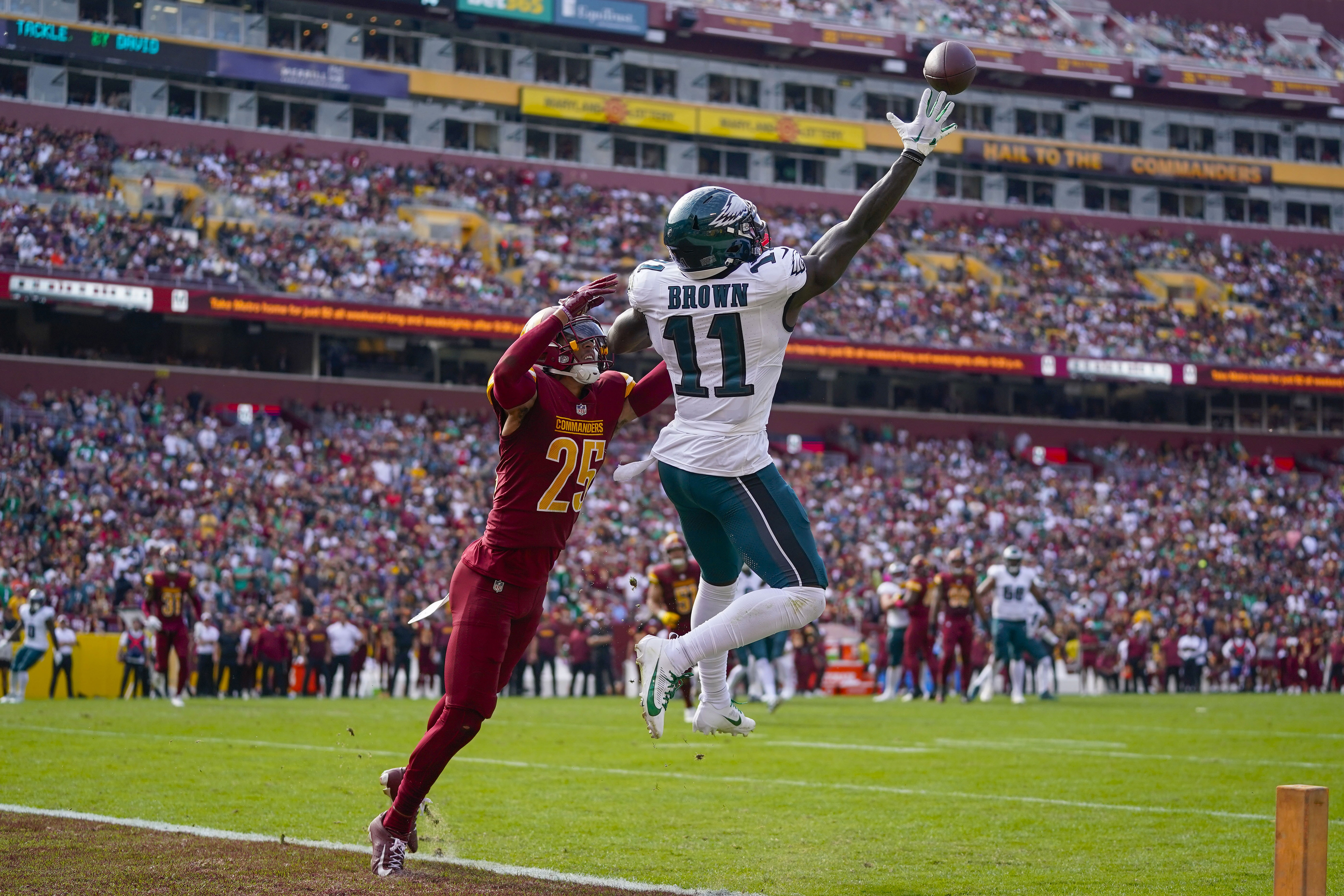 A.J. Brown putting up record numbers for Eagles ahead of NFC East showdown  with Cowboys | AP News