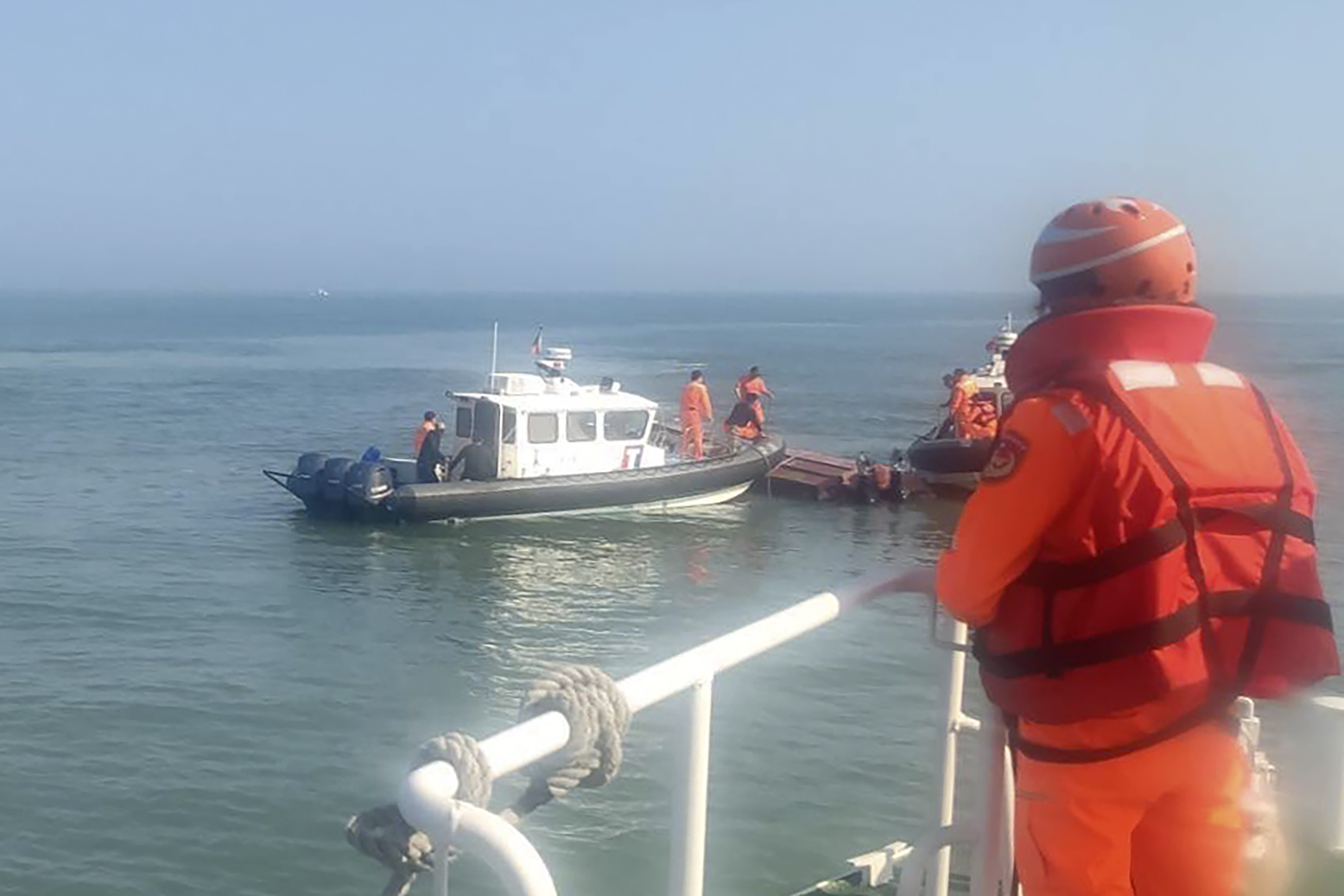 2 Chinese fishermen drown after chase with Taiwan's Coast Guard