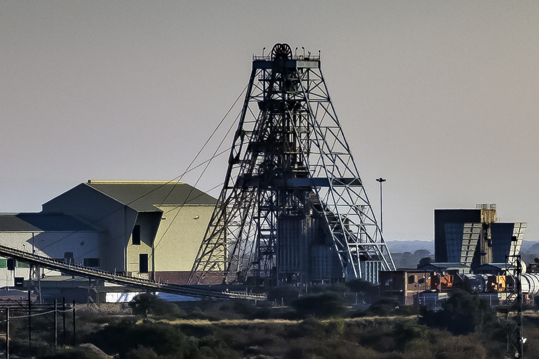 Impala Platinum lamenta la muerte de 11 mineros en accidente en Rustenburg