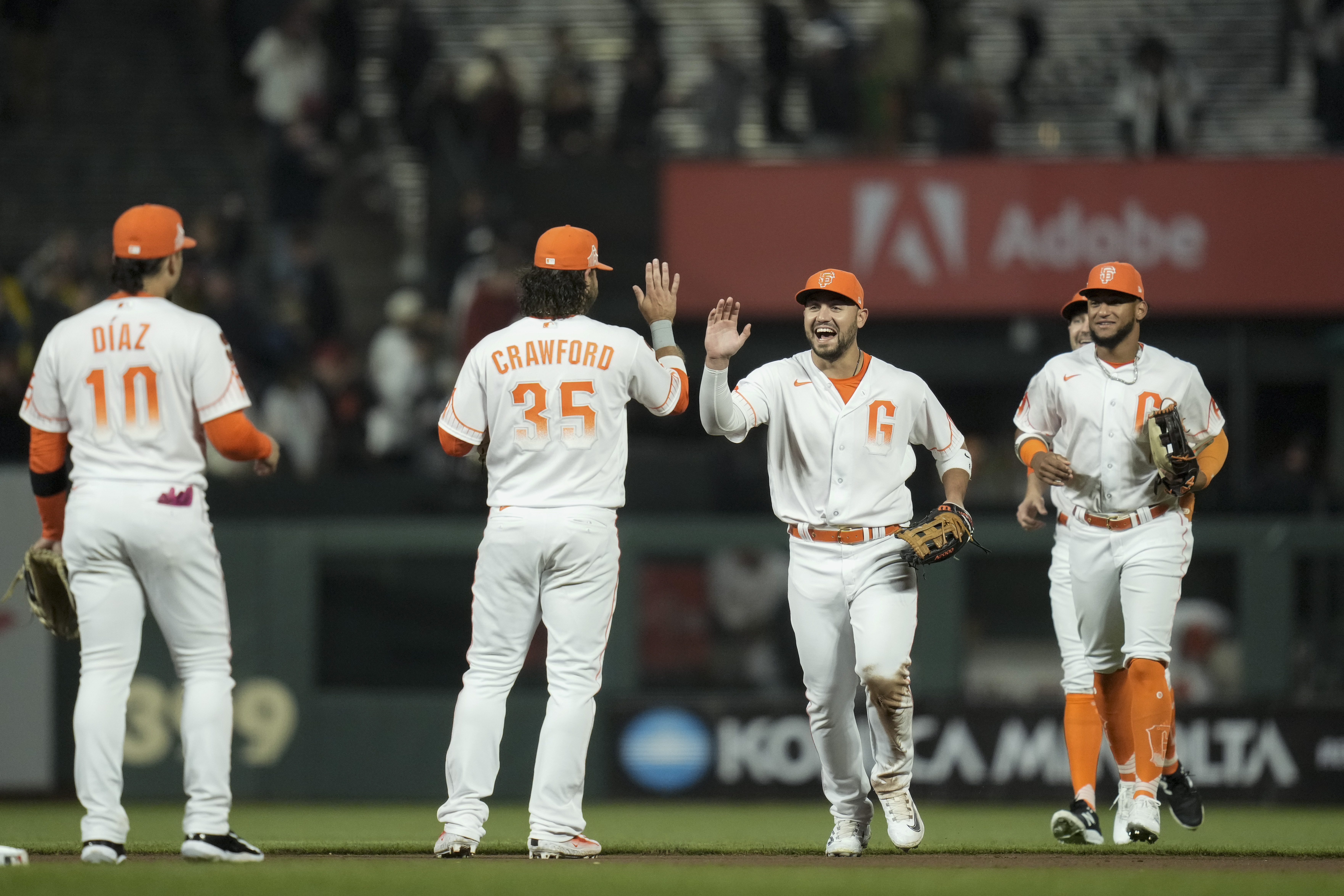 Giants rally to beat Diamondbacks 4-3, getting the final out on catcher  Patrick Bailey's pickoff