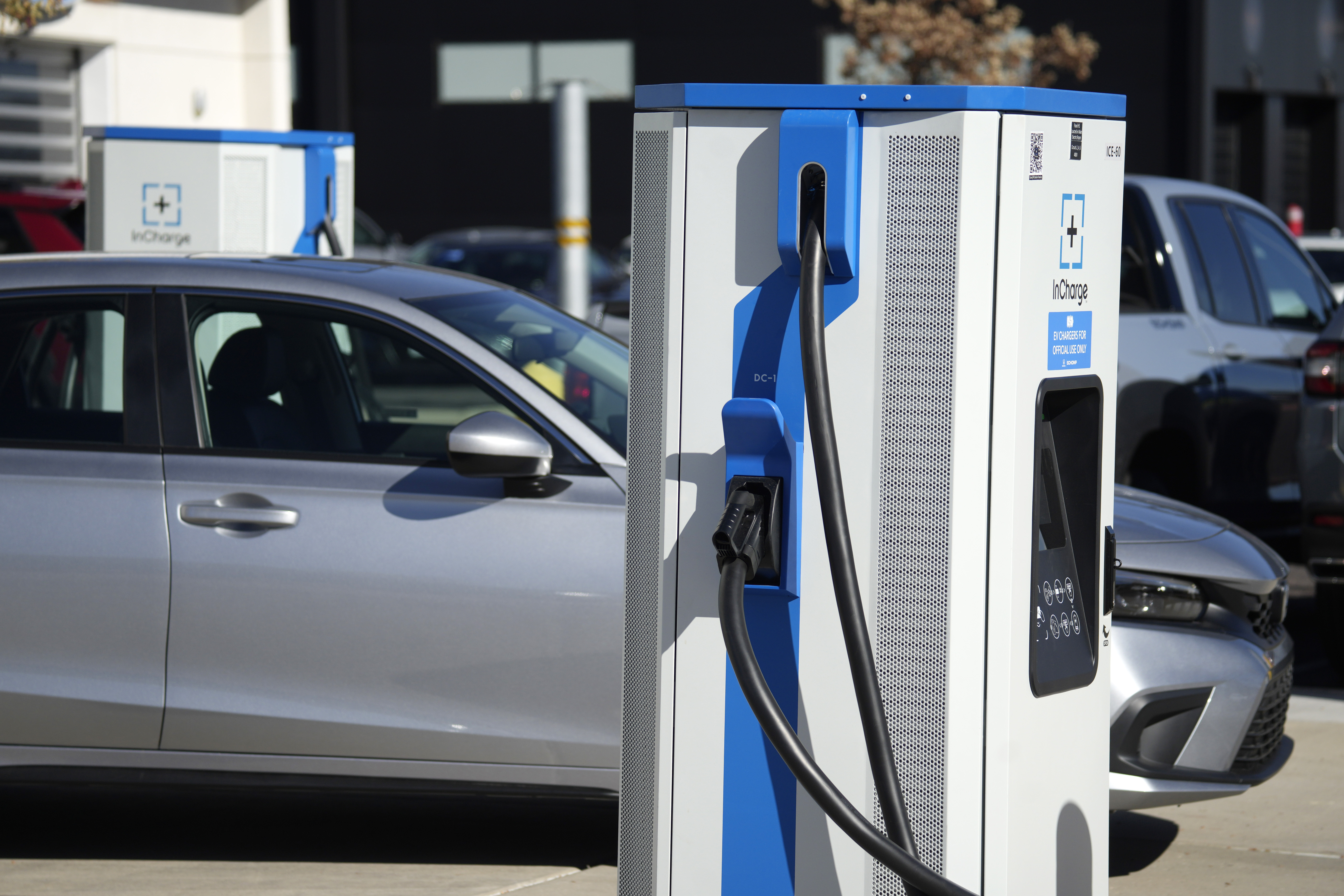 Biden awards $623 million in grants to build out electric vehicle charging  network