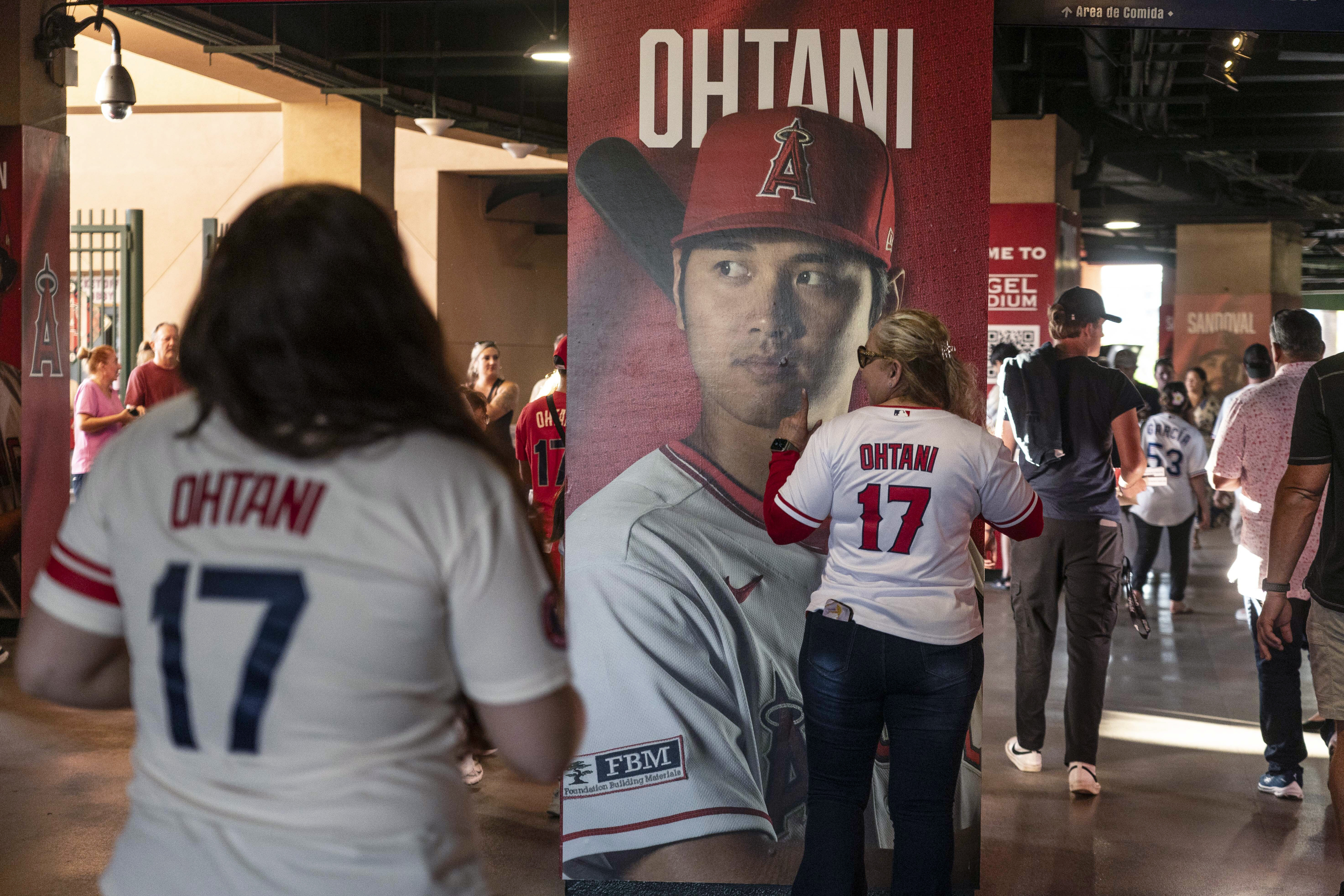 Angels star Shohei Ohtani finishes with the best selling jersey in