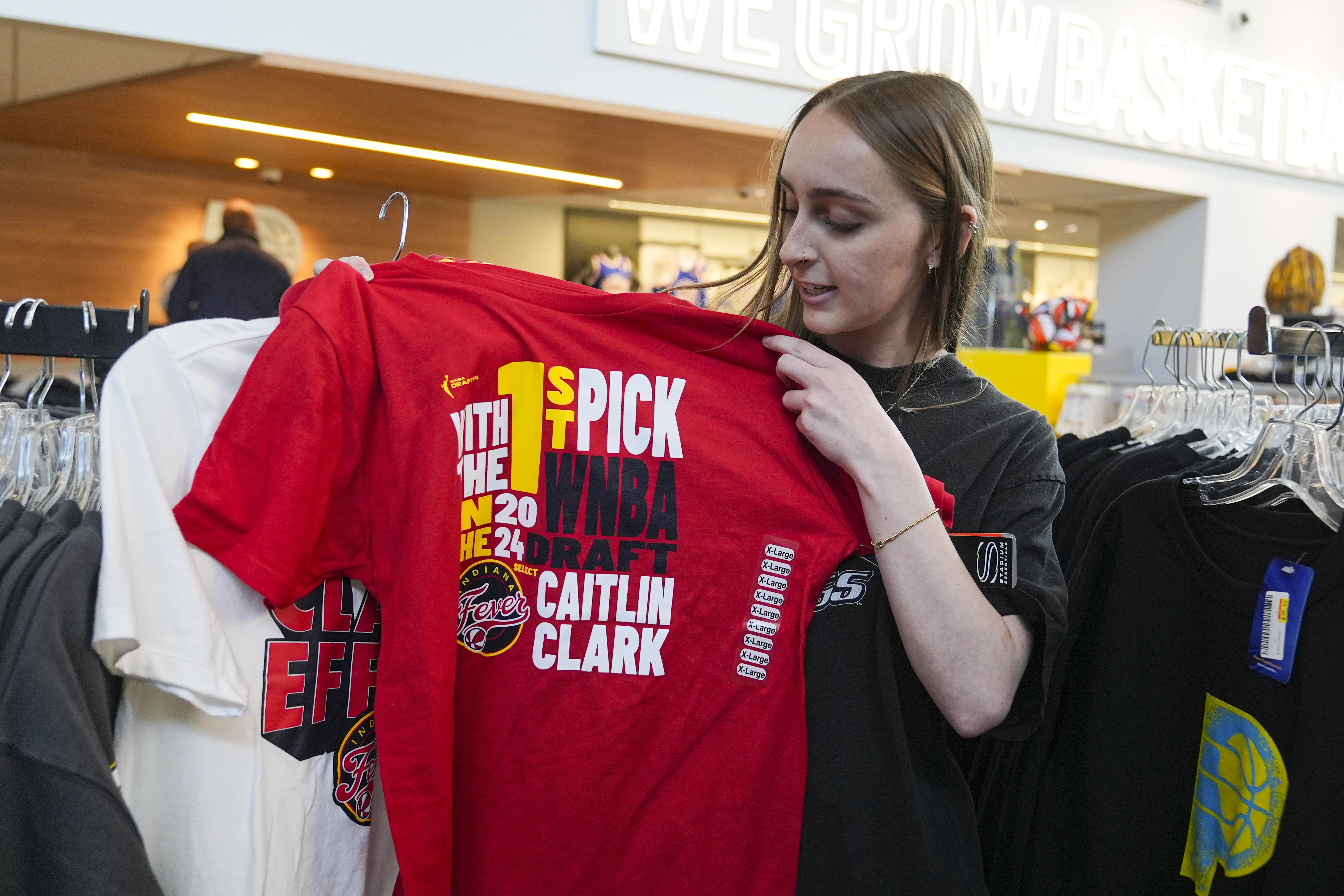 Caitlin Clark fever is spreading. Indiana is all-in on the excitement. | AP  News