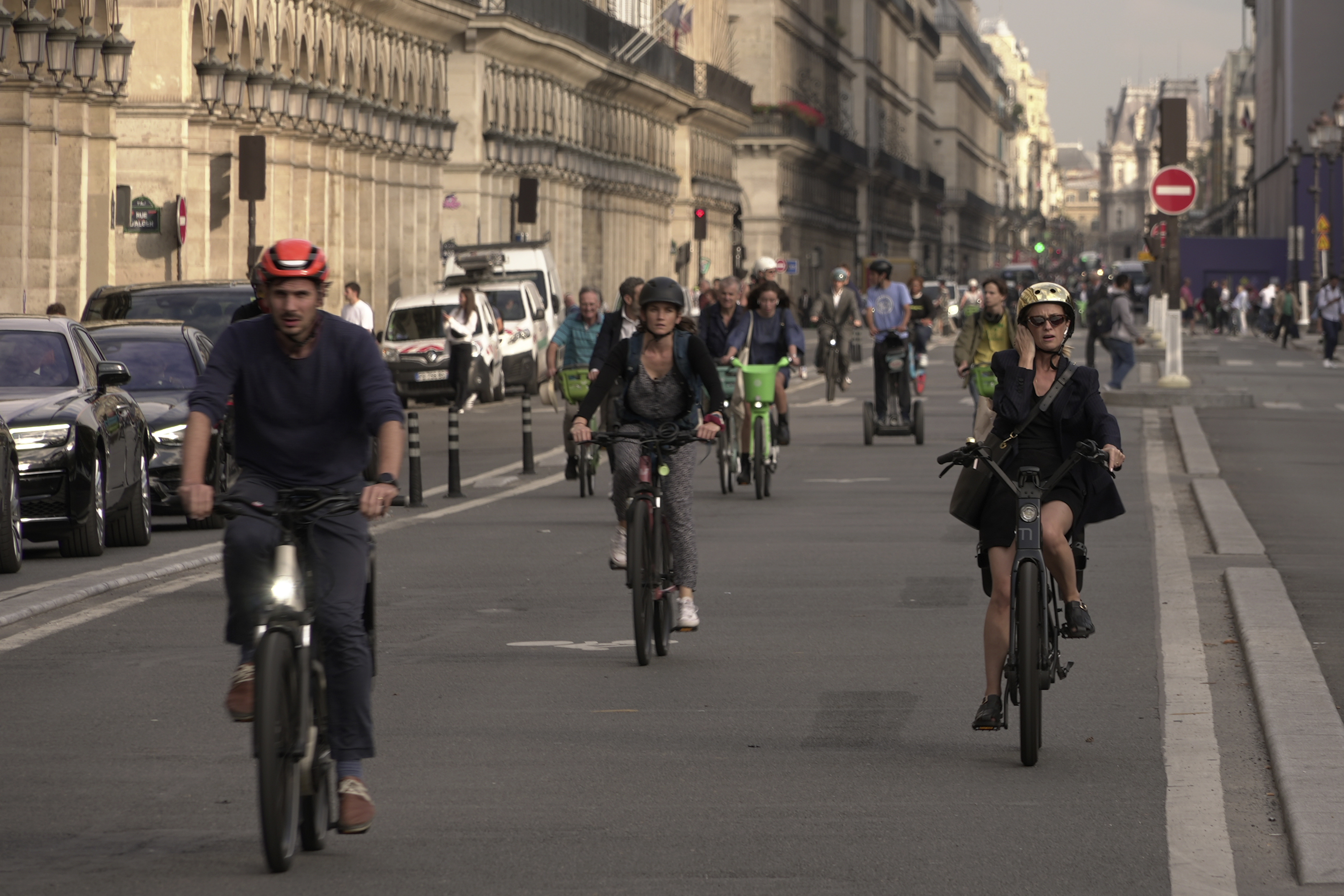 Study says cyclists should make themselves seen - but reflective