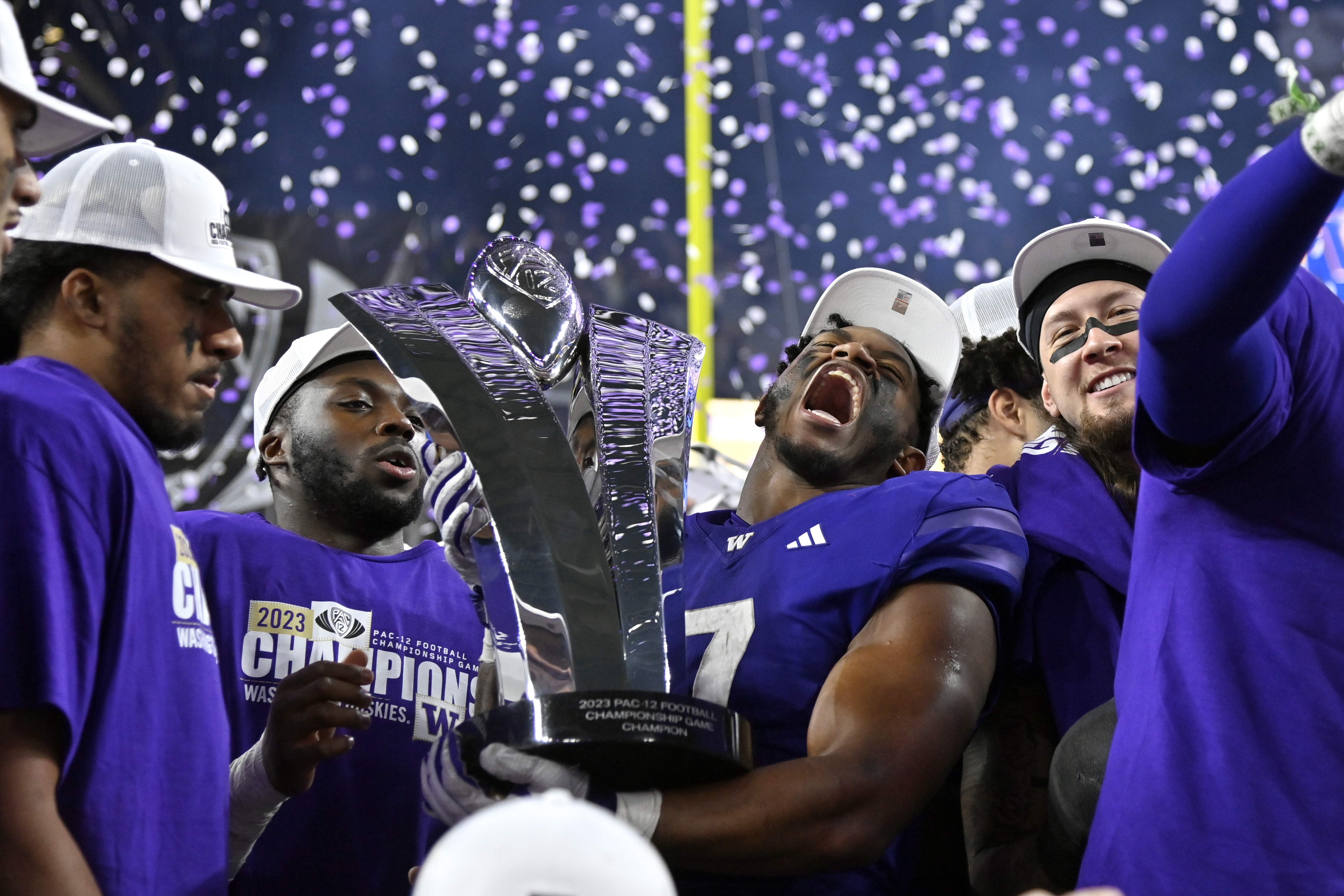 Media reactions to No. 3 Huskies' Pac-12 championship win, conference's  final game