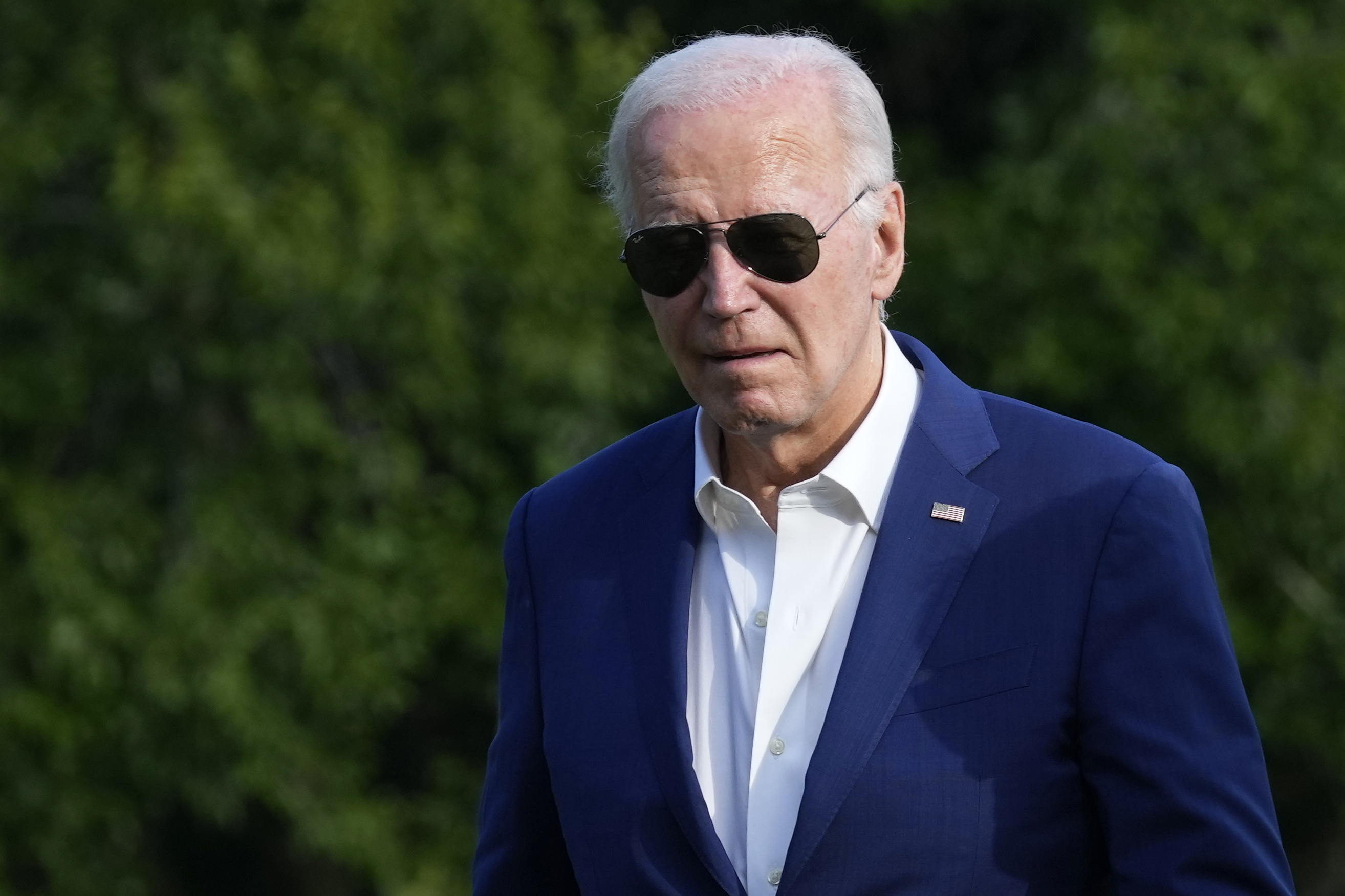 Trọng tâm của Biden chuyển sang hội nghị thượng đỉnh NATO, nhưng những câu hỏi về chiến dịch của ông có thể chỉ tăng thêm