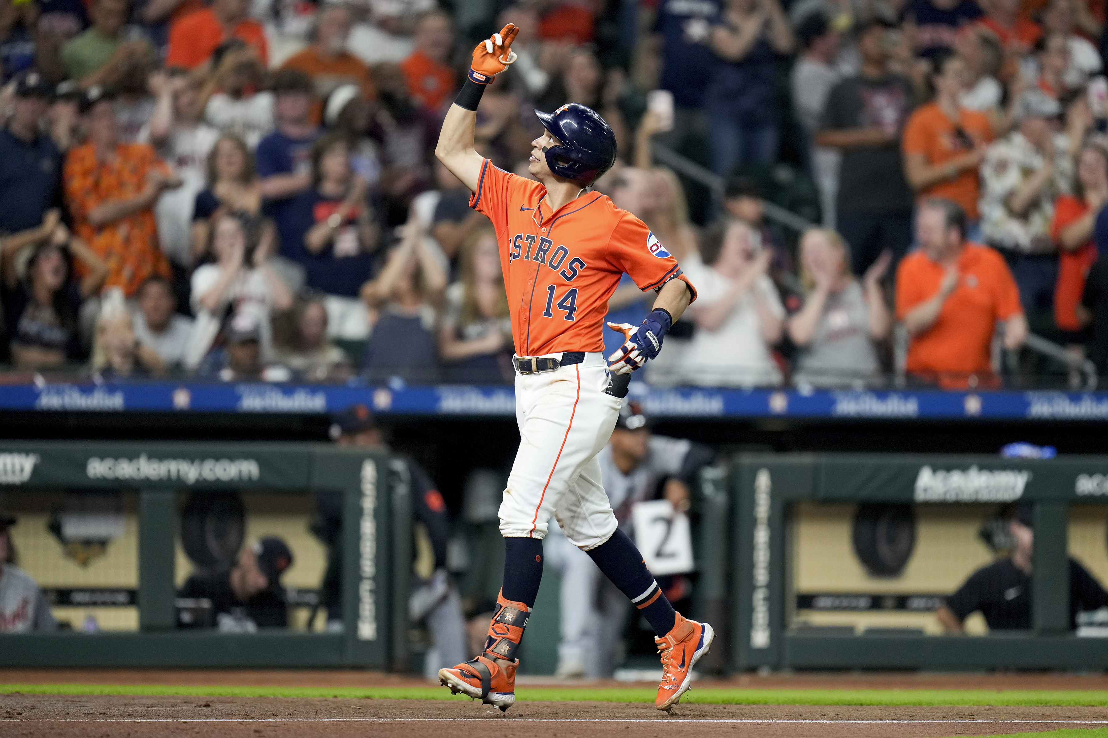 Alvarez homers among his 3 hits and Brown throws 6 shutout innings as  Astros defeat Angels 6-1 | AP News