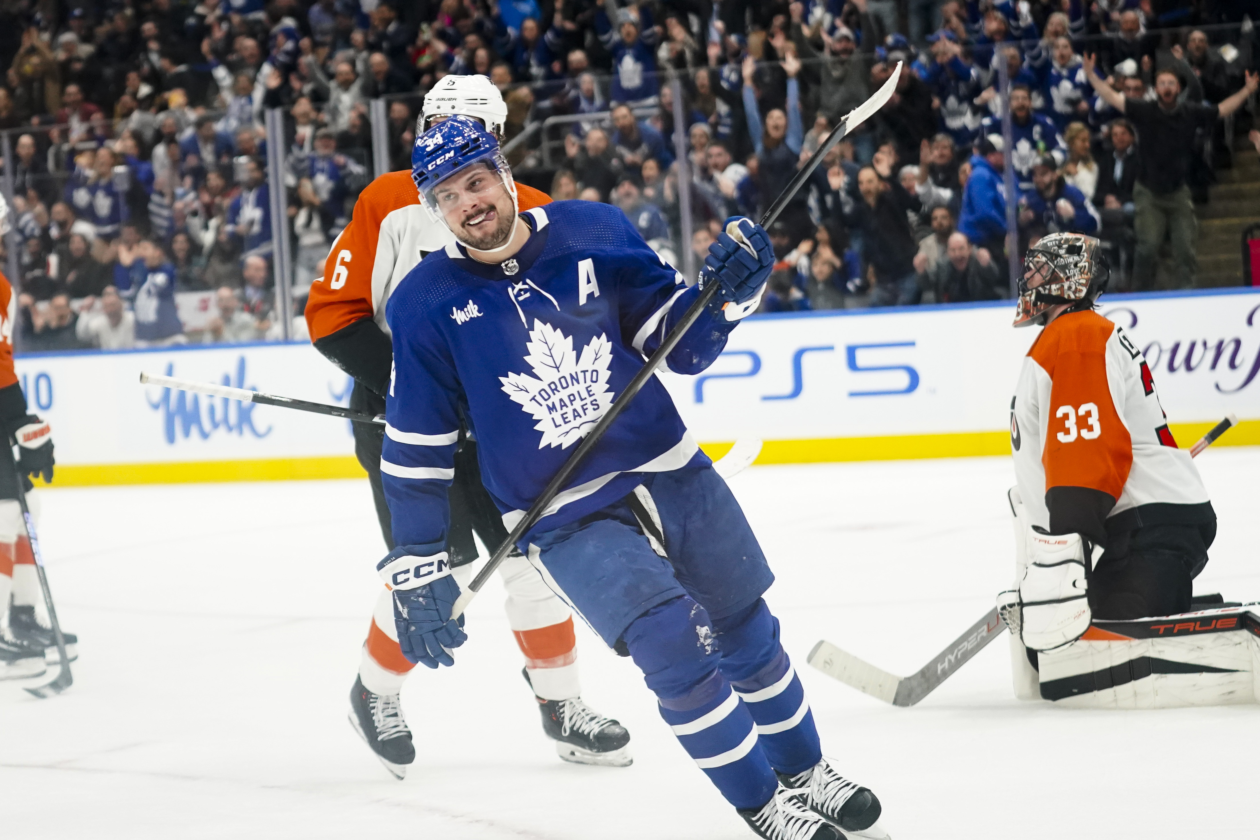 Matthews has natural hat trick in 2nd, Nylander scores in OT in Maple  Leafs' 4-3 victory over Flyers