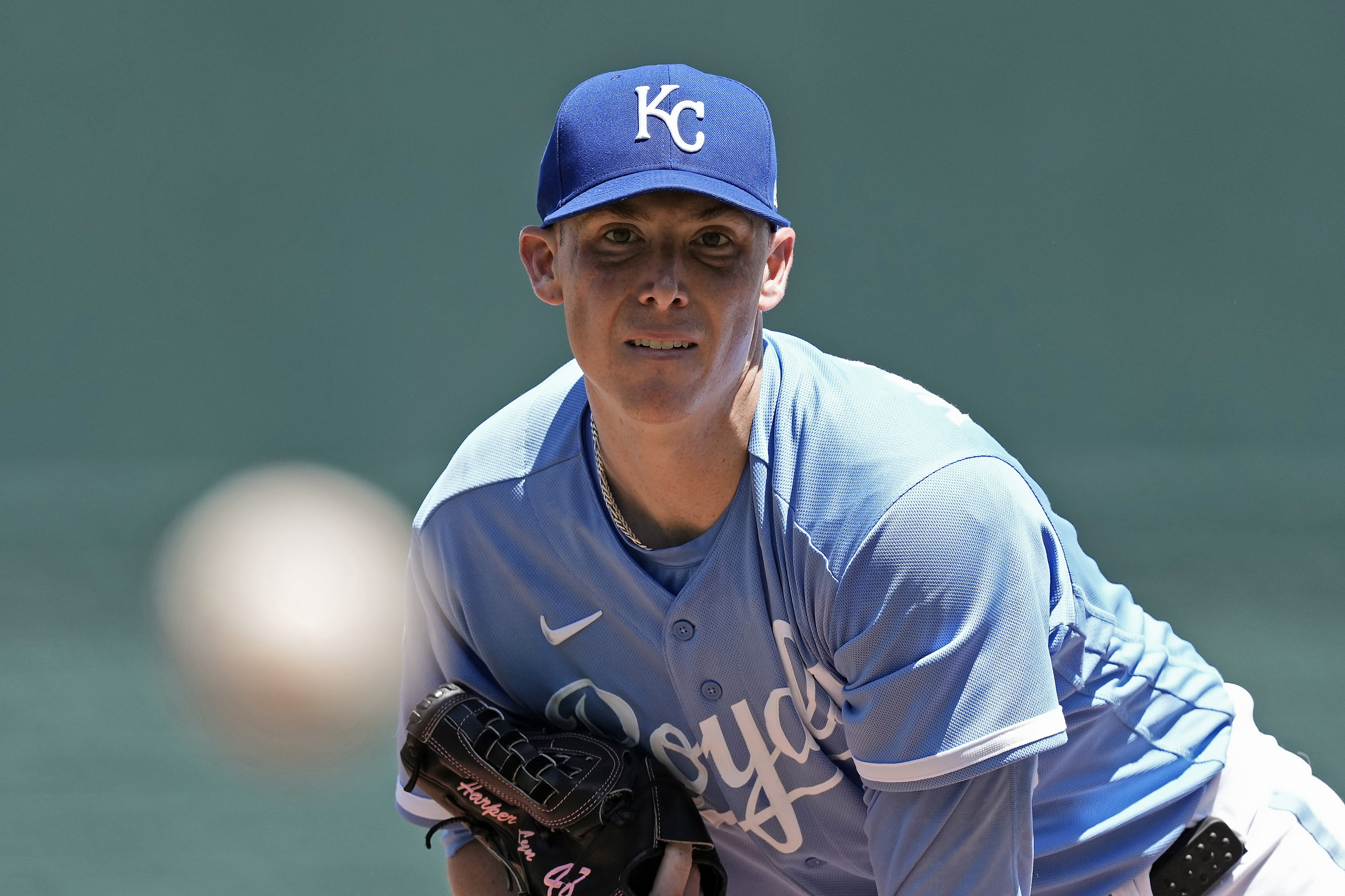 Pirates finalize deal with Tellez, acquire Olivares from Royals