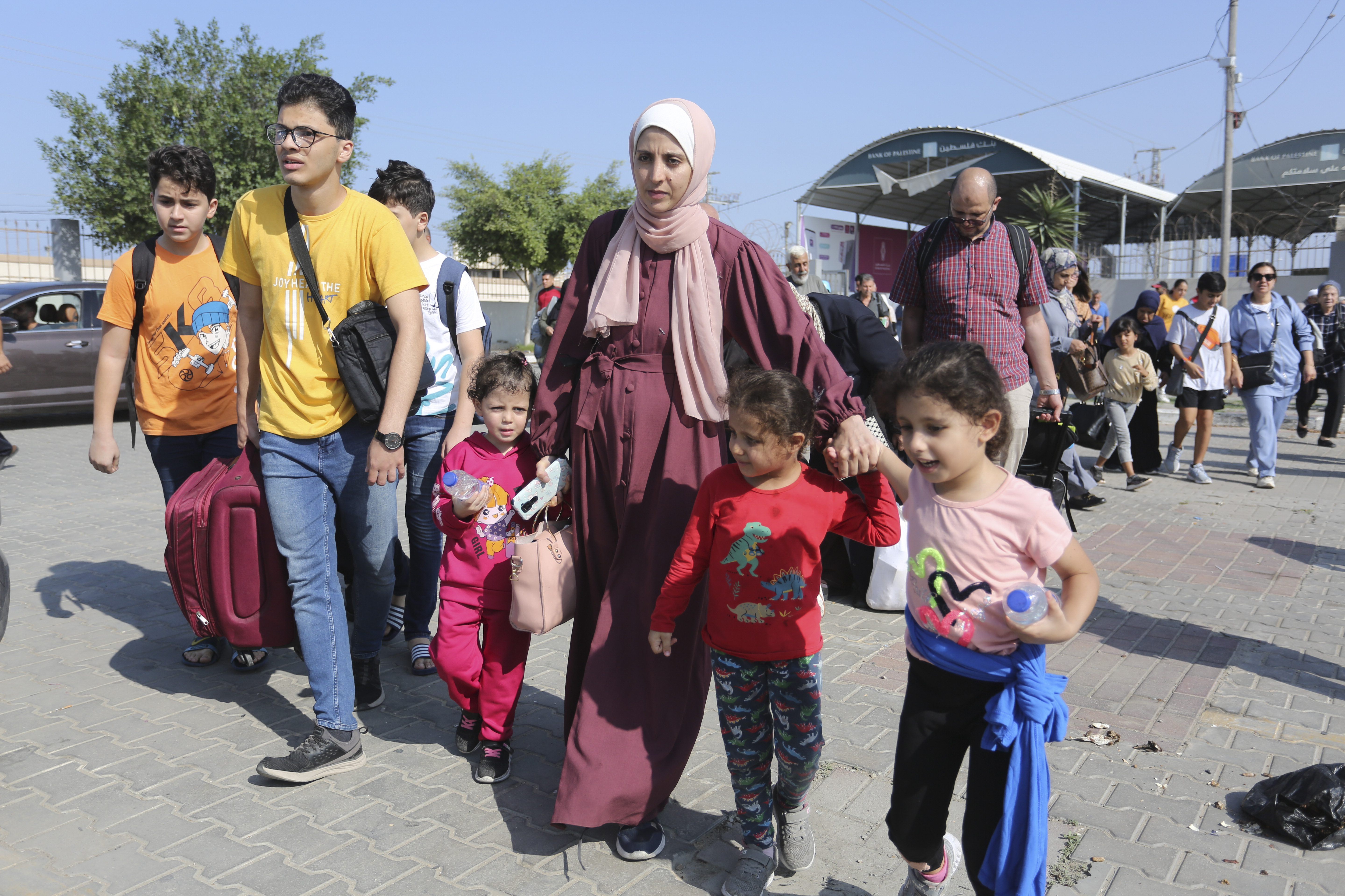 Rafah crossing: What is happening at the Egypt-Gaza border? - ABC News