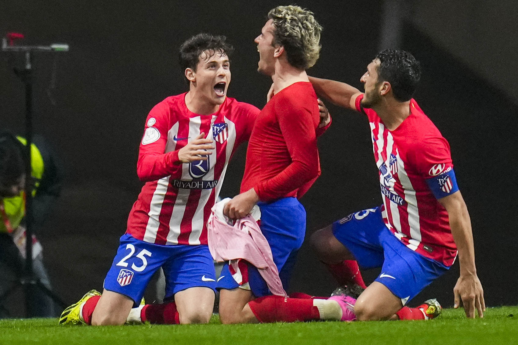 Atletico beats Real Madrid 4-2 in extra time to reach Copa quarterfinals a  week after Super Cup loss