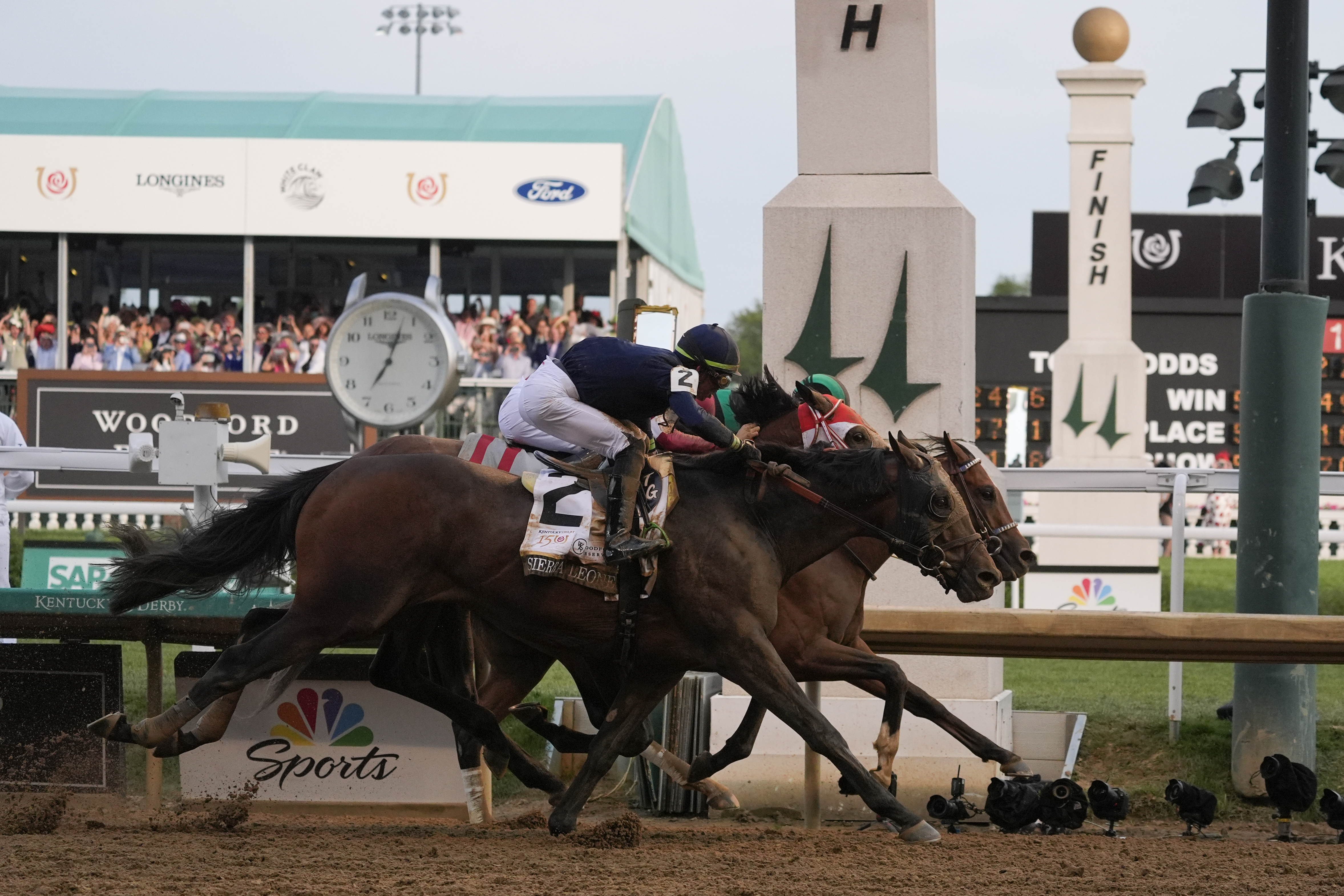 Mystik Dan wins 150th Kentucky Derby by a nose | AP News