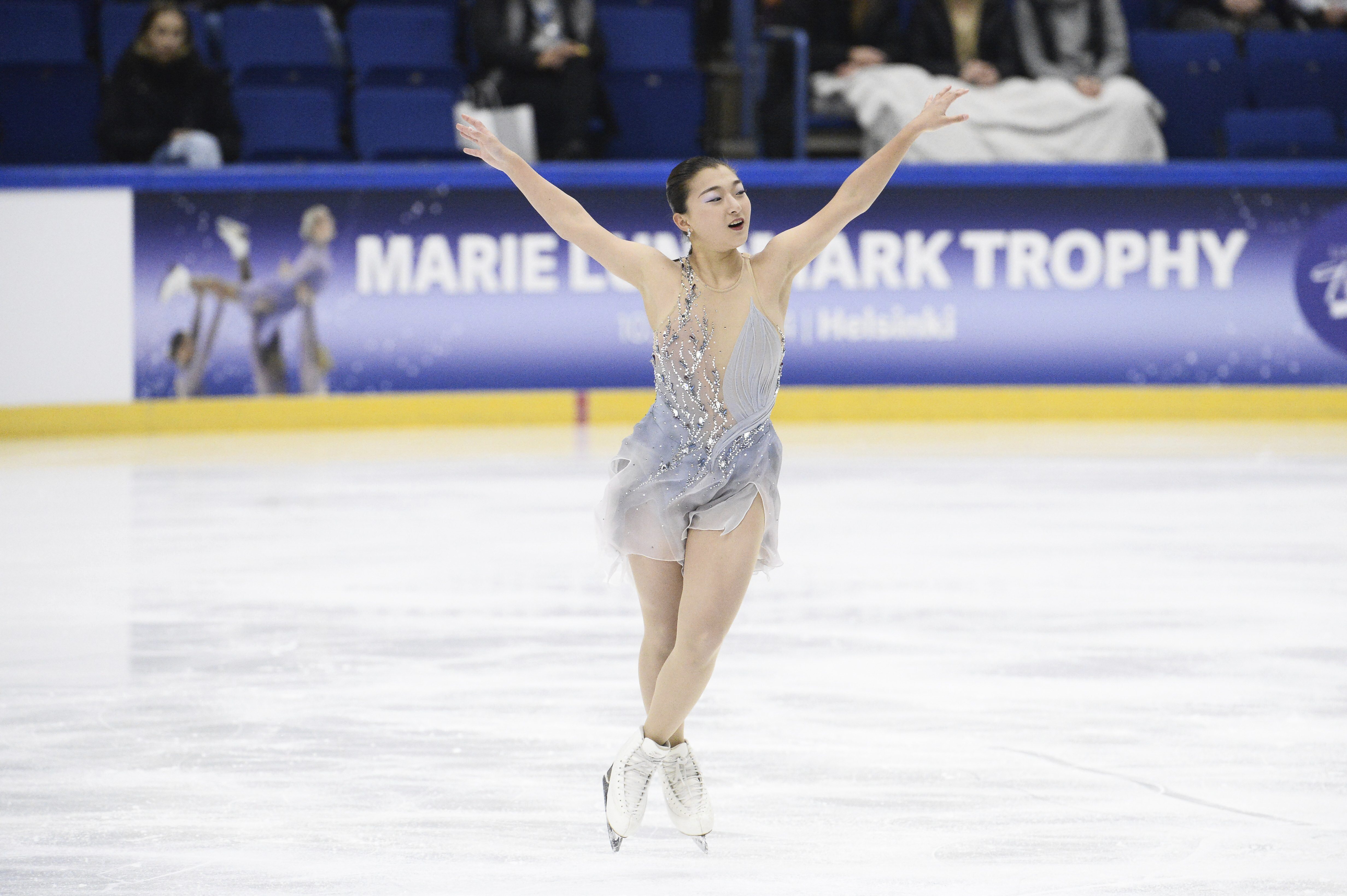 Kaori Sakamoto leads the women's short program at figure skating's