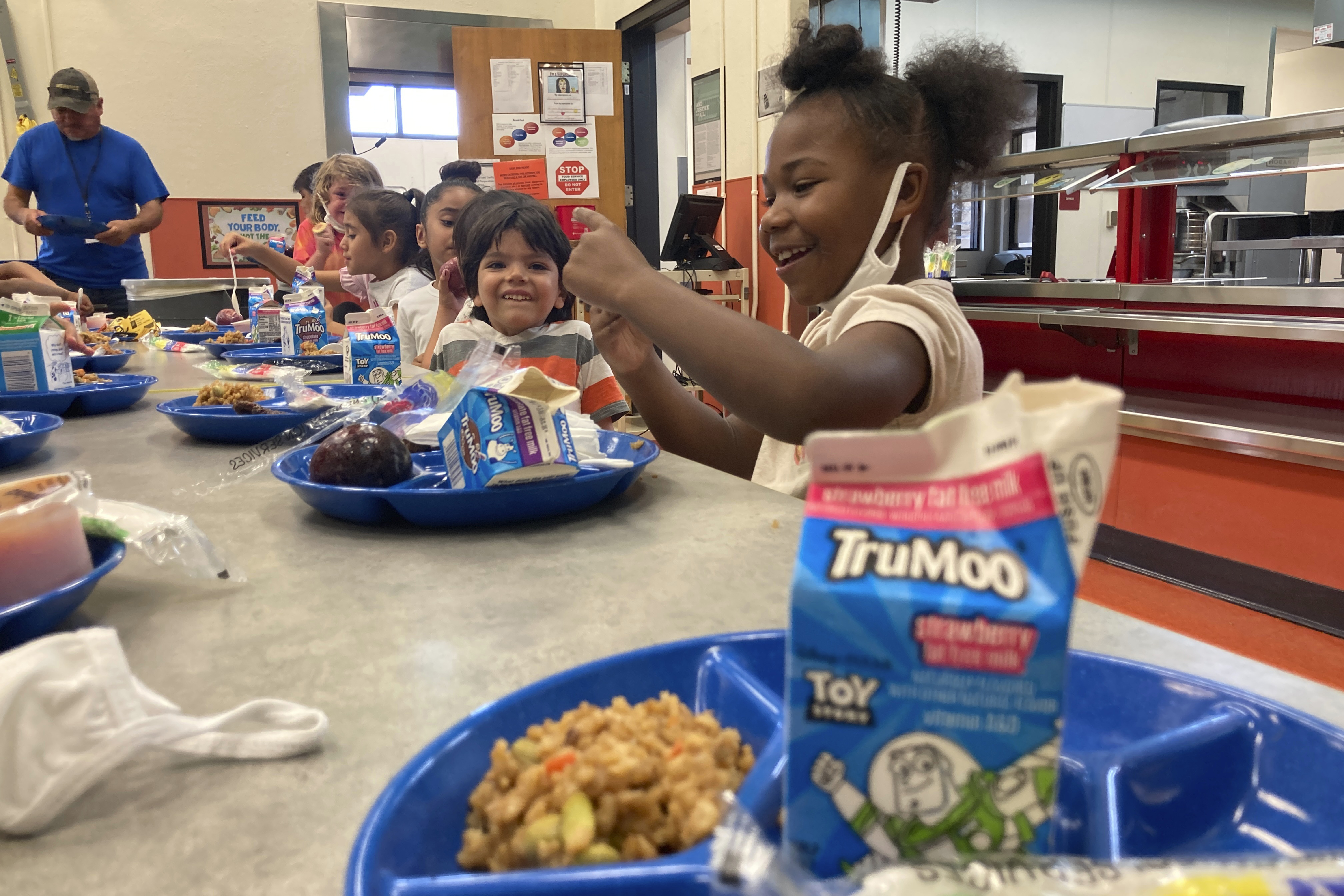 School lunch in elementary school in USA : r/pics