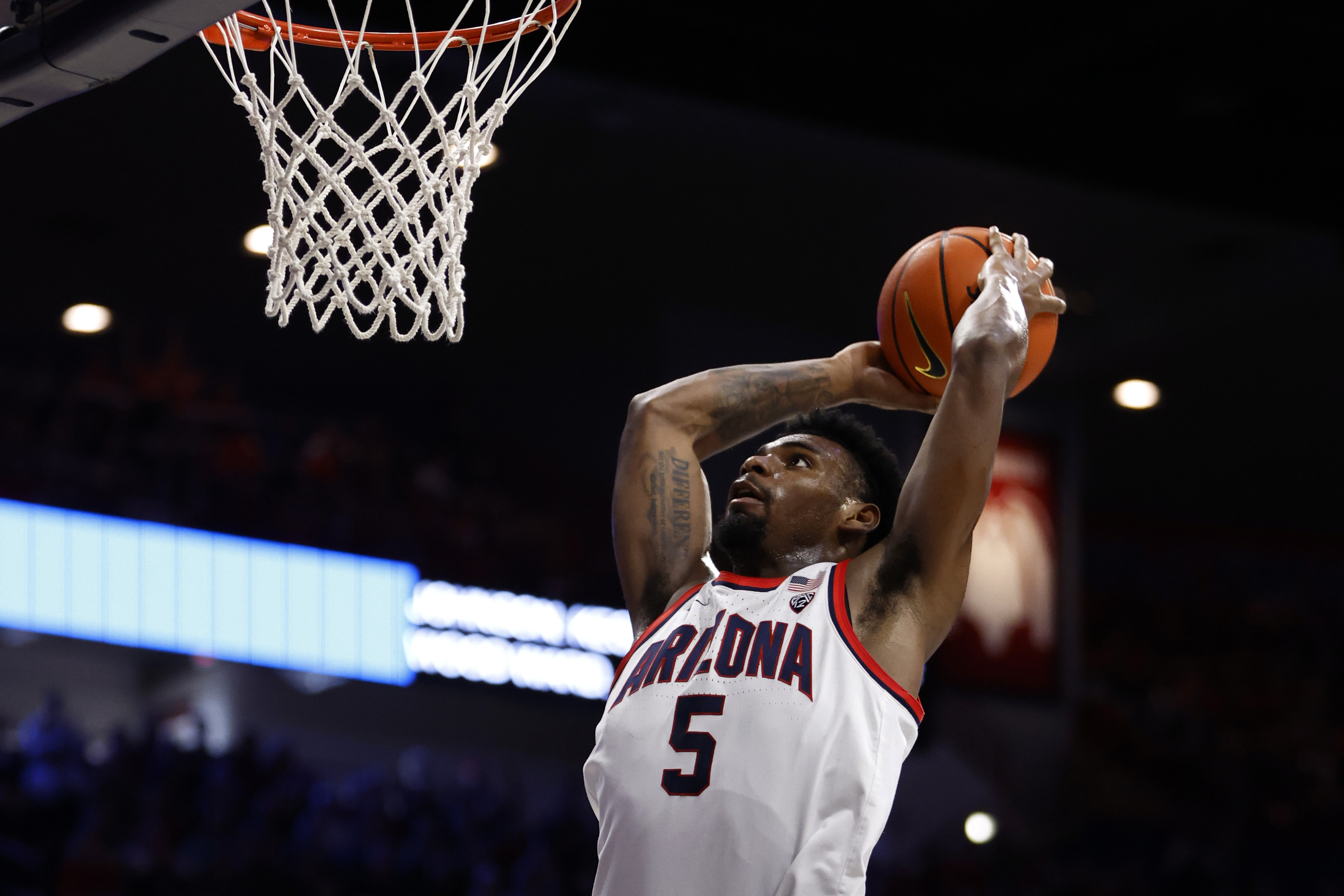 AP Top 25 men s basketball Arizona rises to No. 1 Duke tumbles
