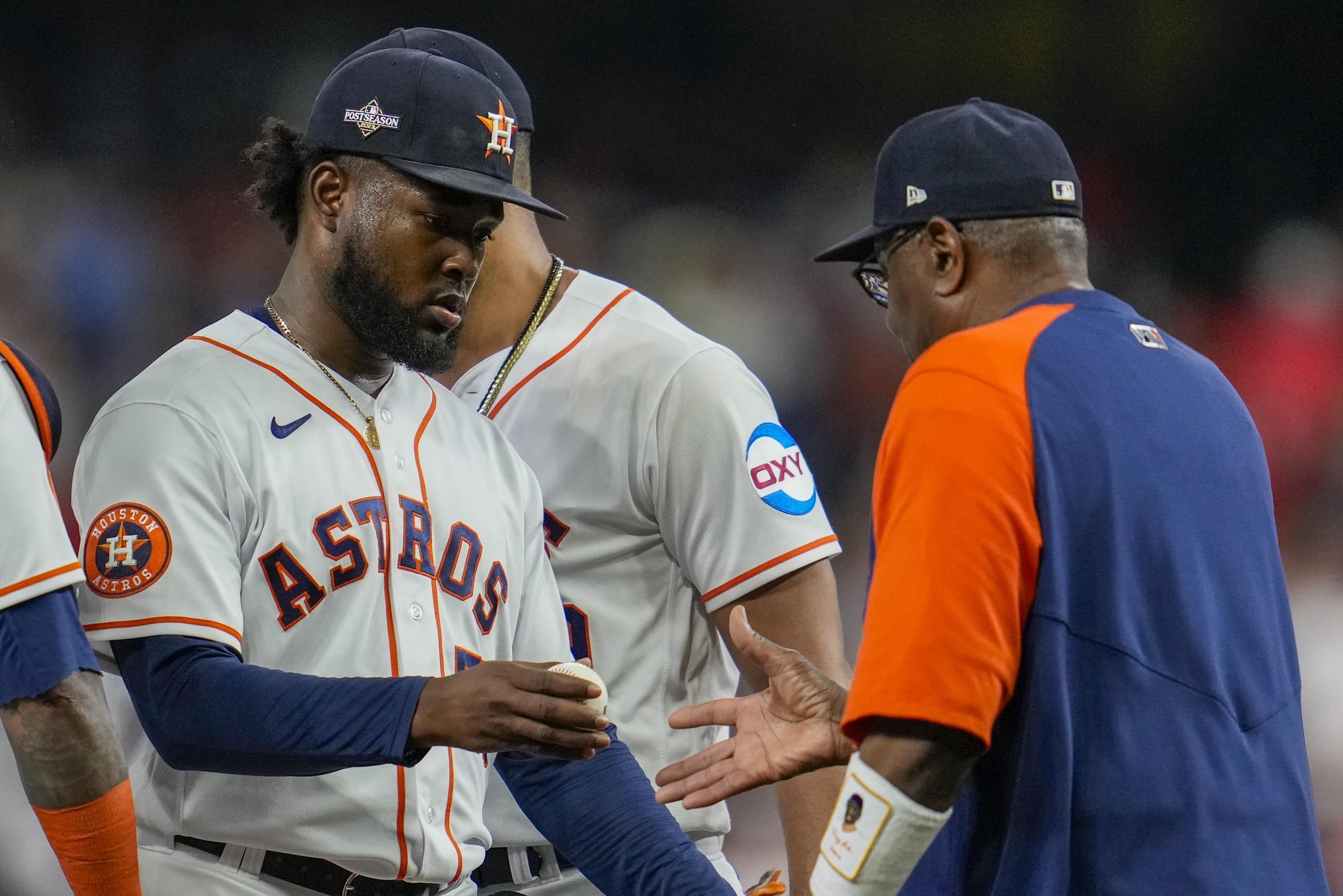 Astros win to grab first-round MLB playoff bye after Rangers loss