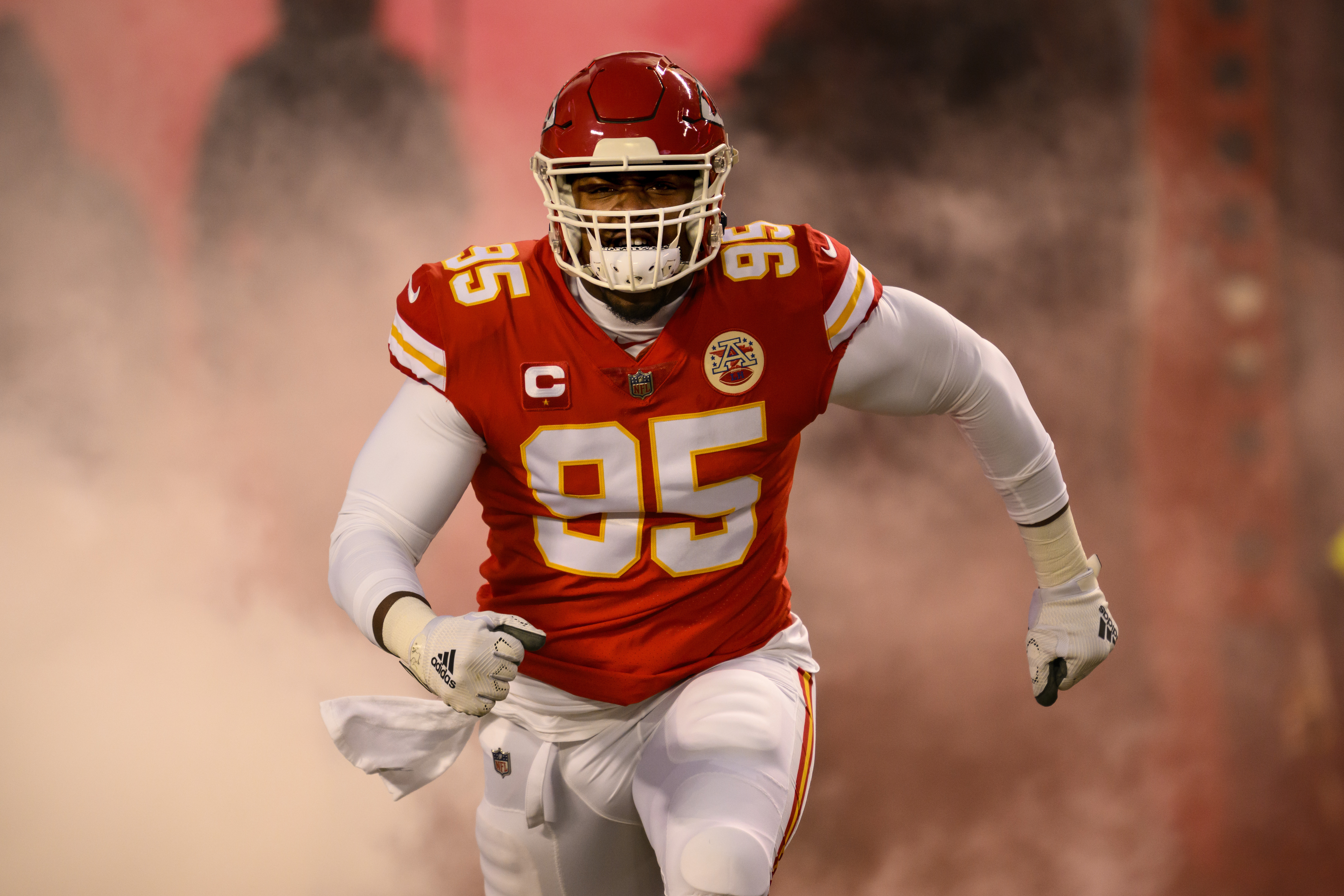 Chris Jones wants new KC Chiefs contract. What's his value