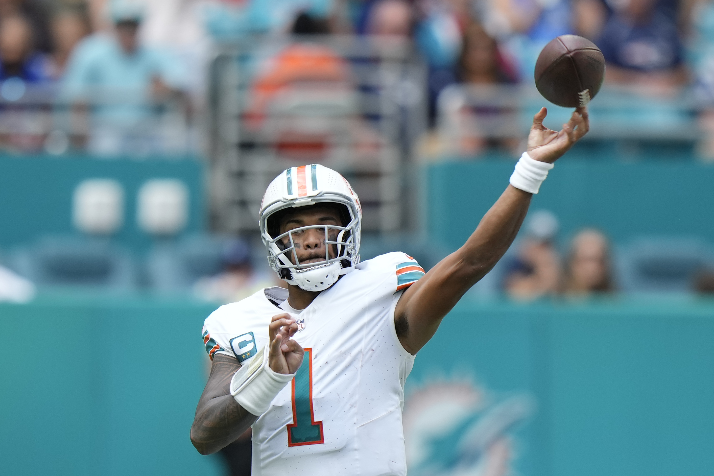 Dolphins' Tua has epic response to critics of his deep ball