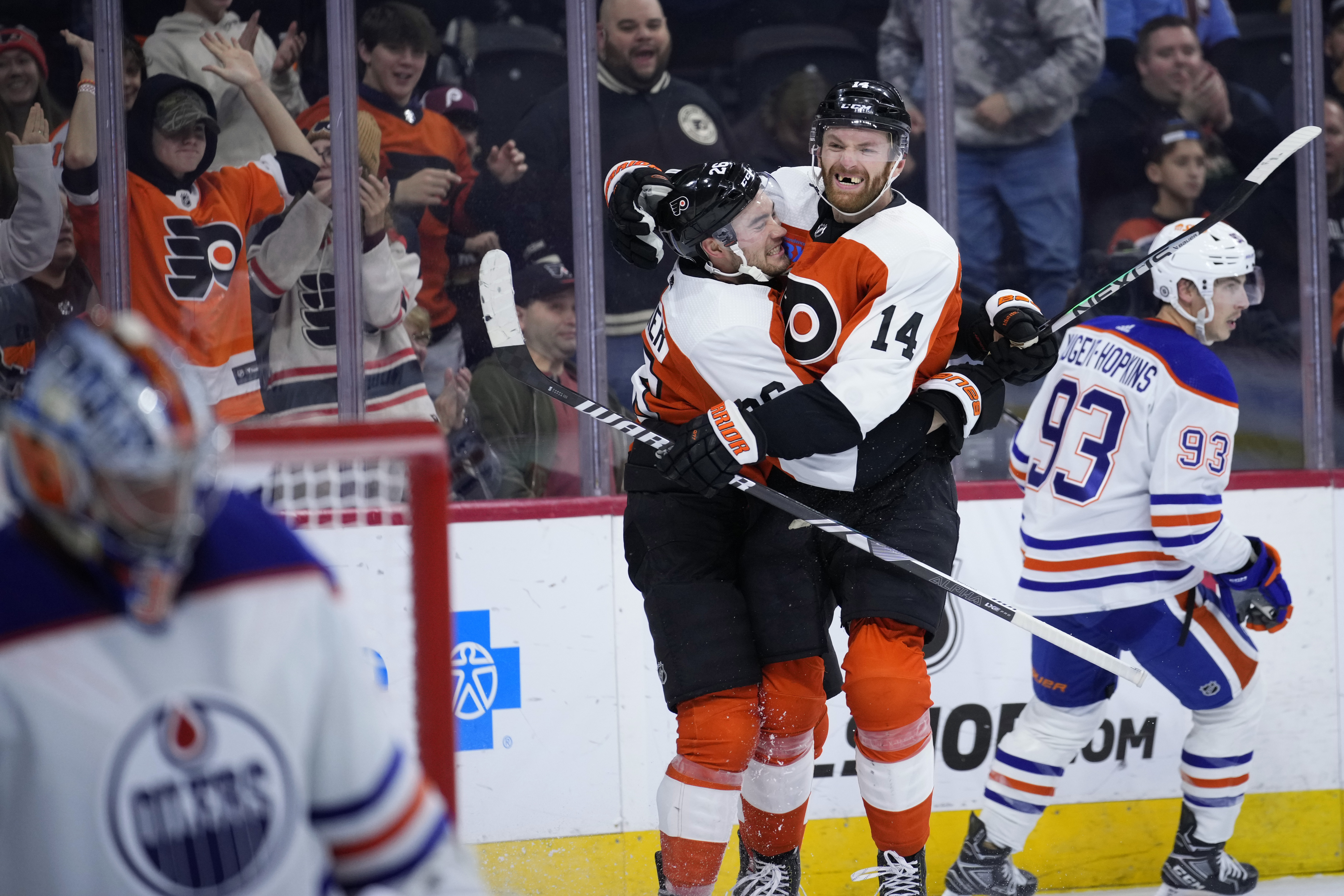 Cam Atkinson scores twice leading the Flyers to a 4 1 win over