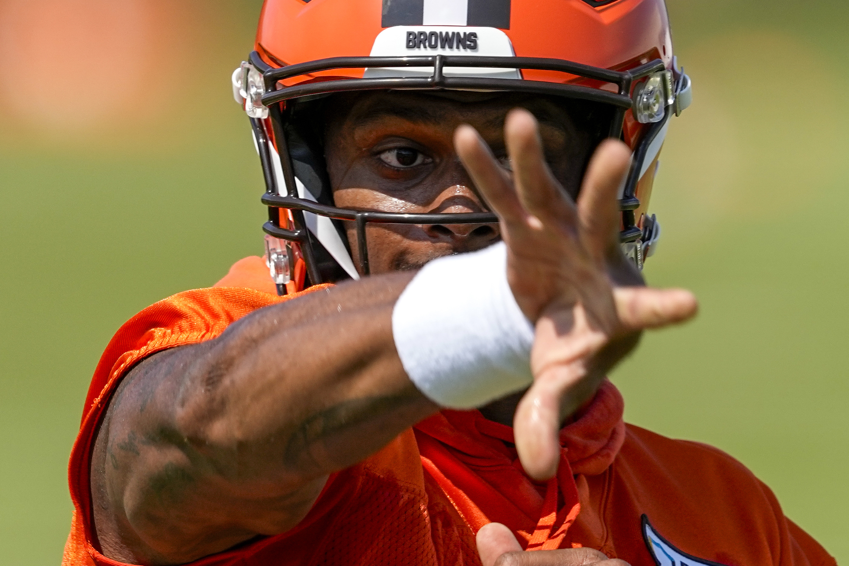 Cleveland Browns Womens in Cleveland Browns Team Shop 