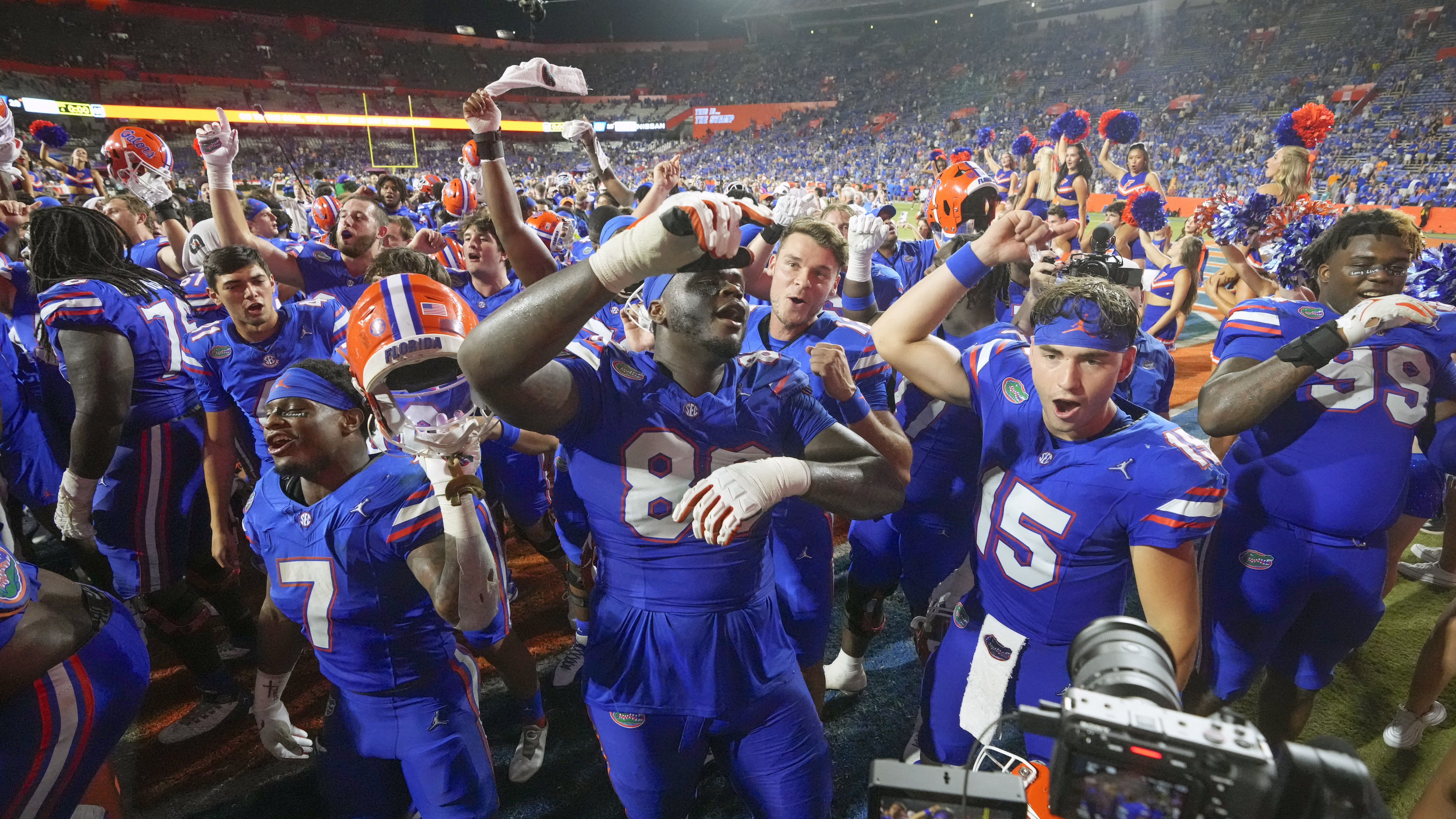 Gator Hotline Continues Tonight - Florida Gators