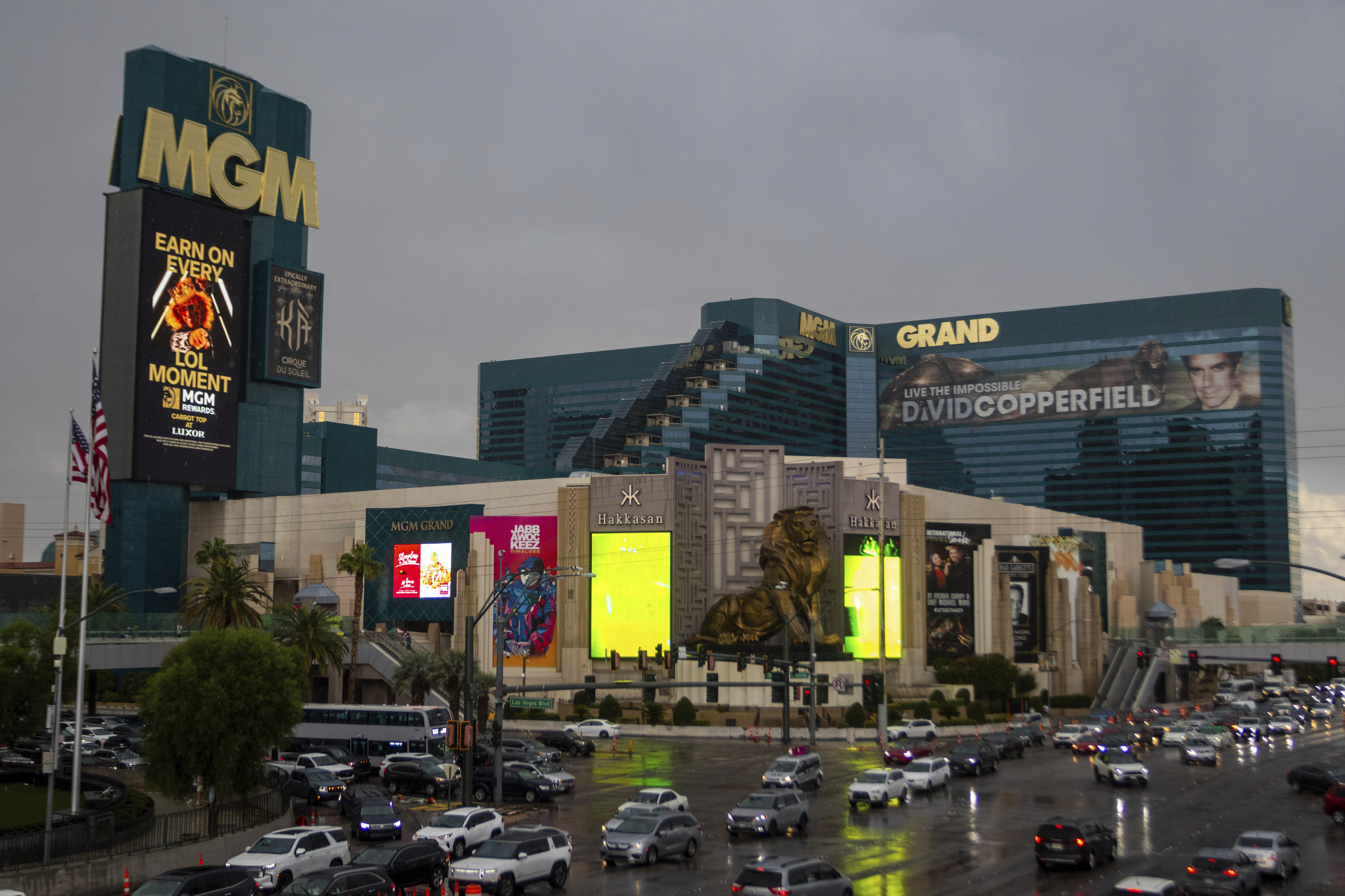 MGM casinos are STILL under siege with slot machines offline and huge lines  at check-in - five days after hackers first paralyzed the company