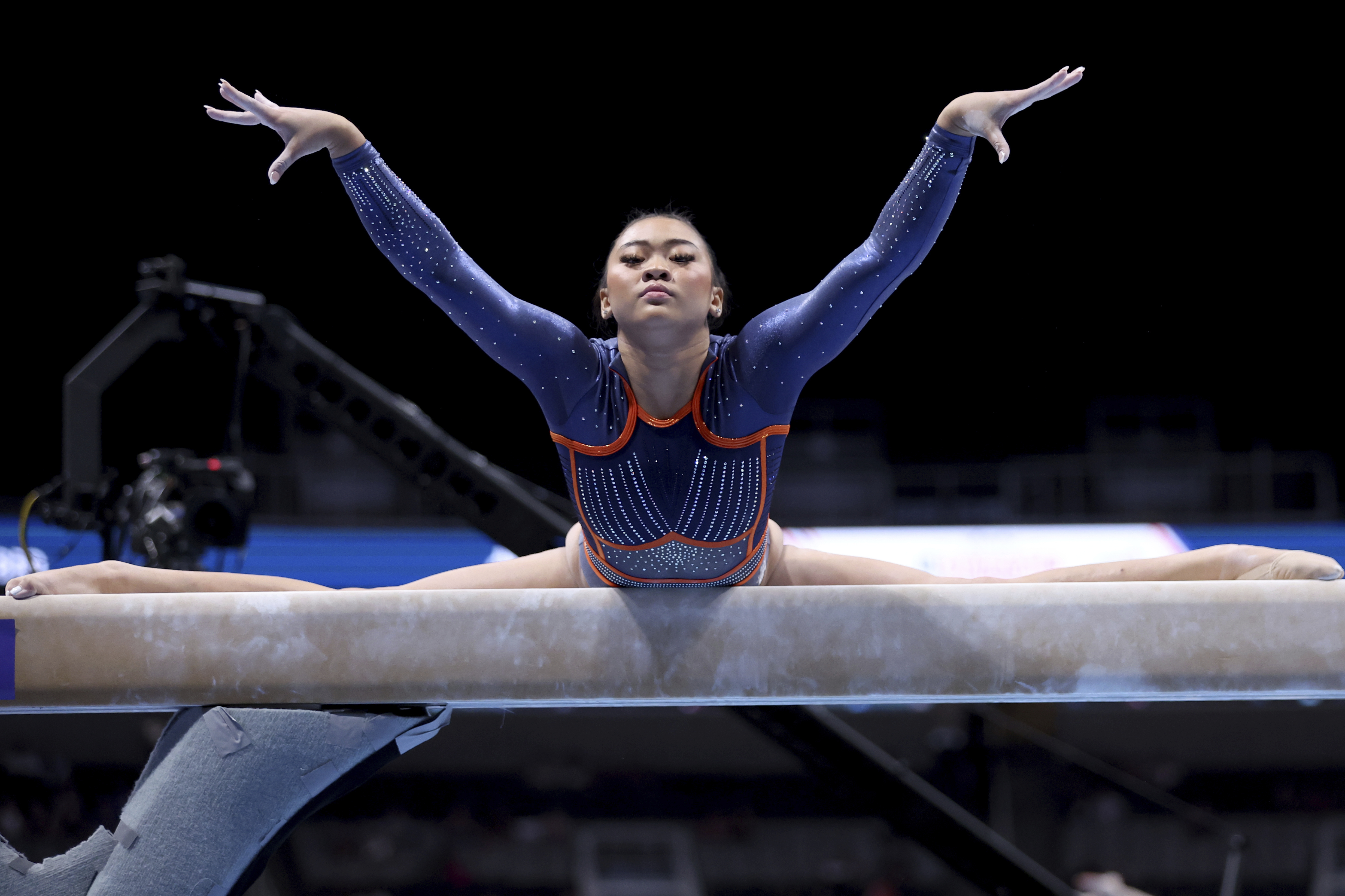 Olympic champion Suni Lee back in form after debilitating kidney ailment |  AP News