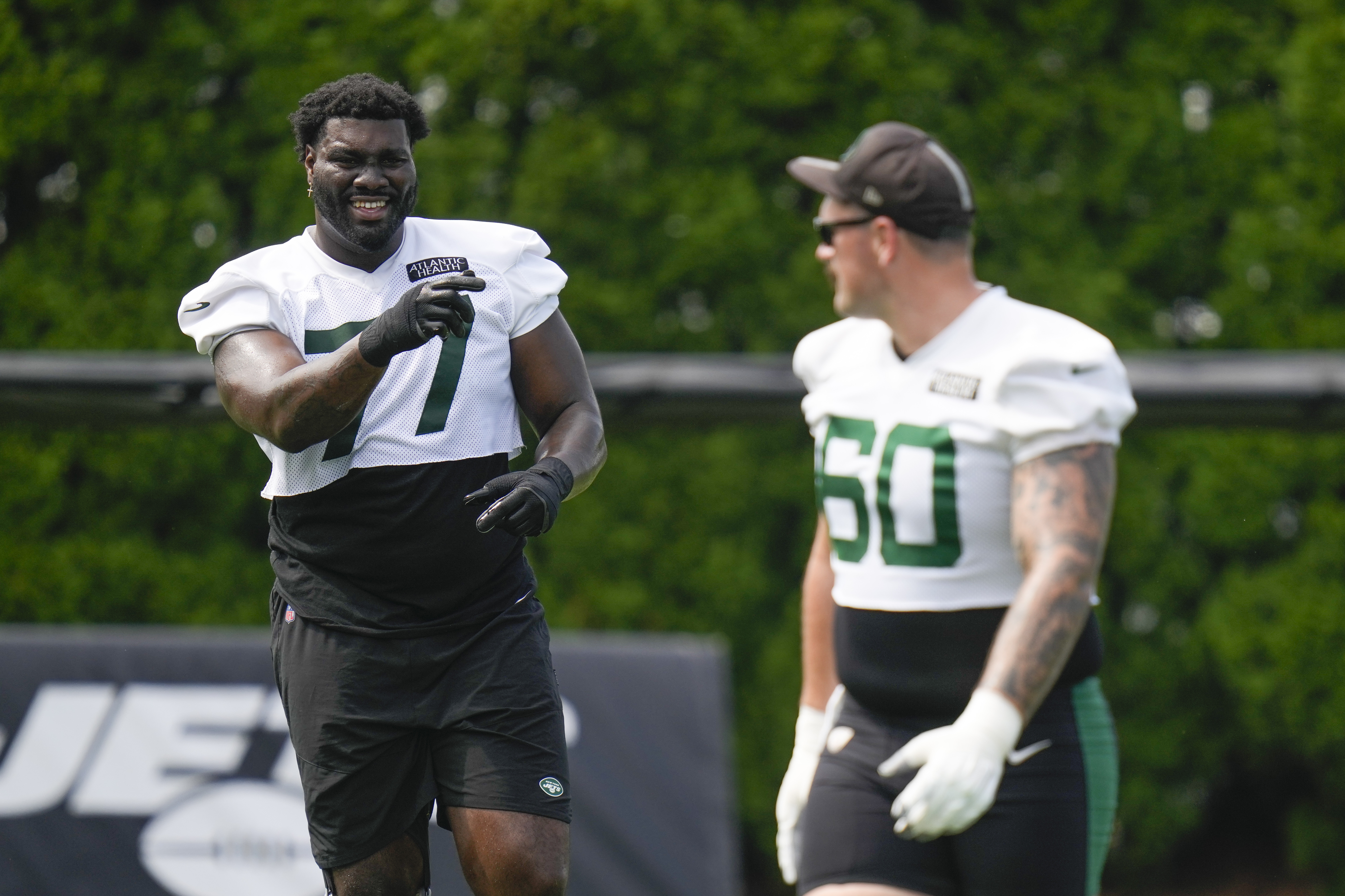 Jets offensive tackle Mekhi Becton is set to play for the first