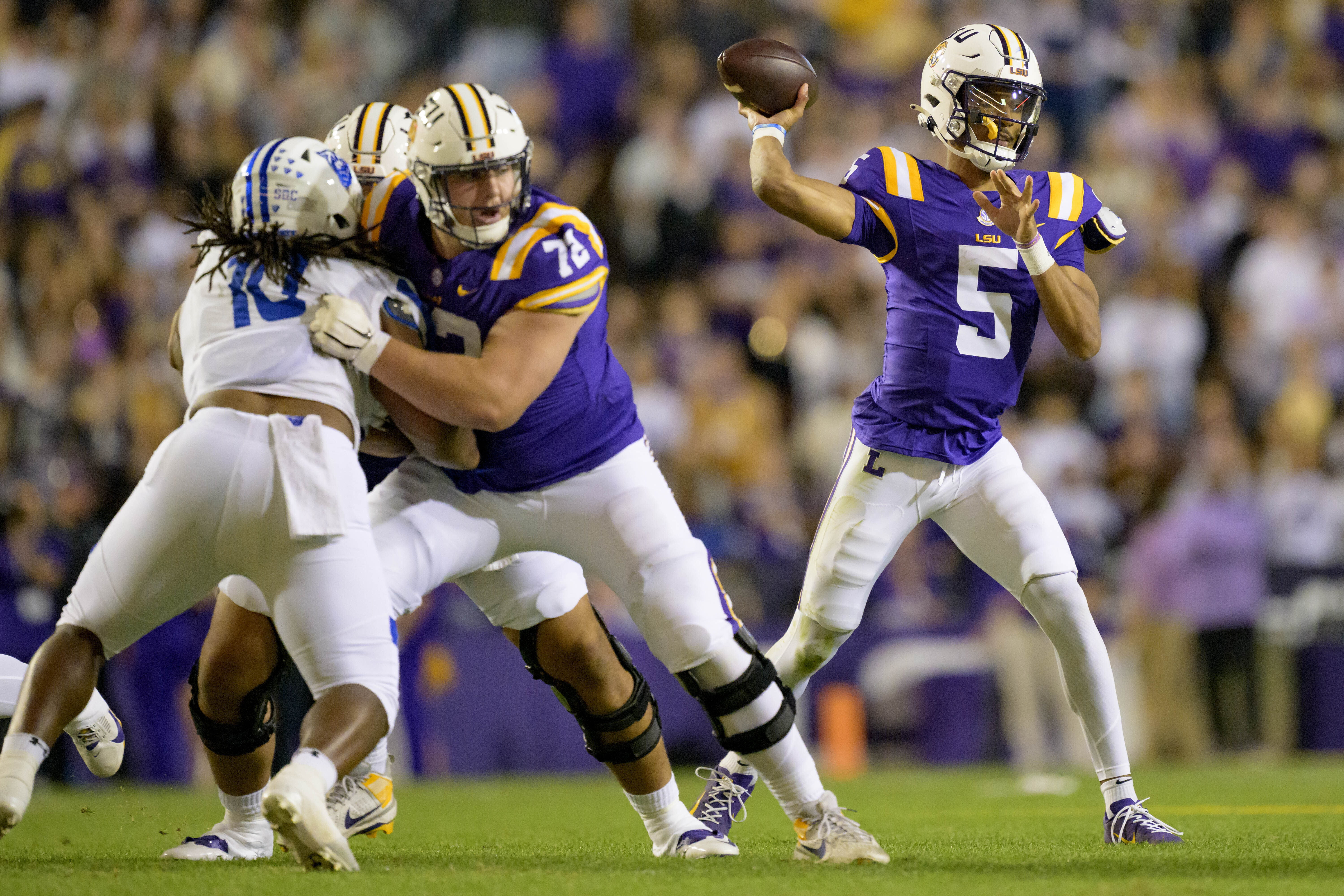 Jayden Daniels piles up over 500 total yards, powers No. 15 LSU past Georgia  State 56-14