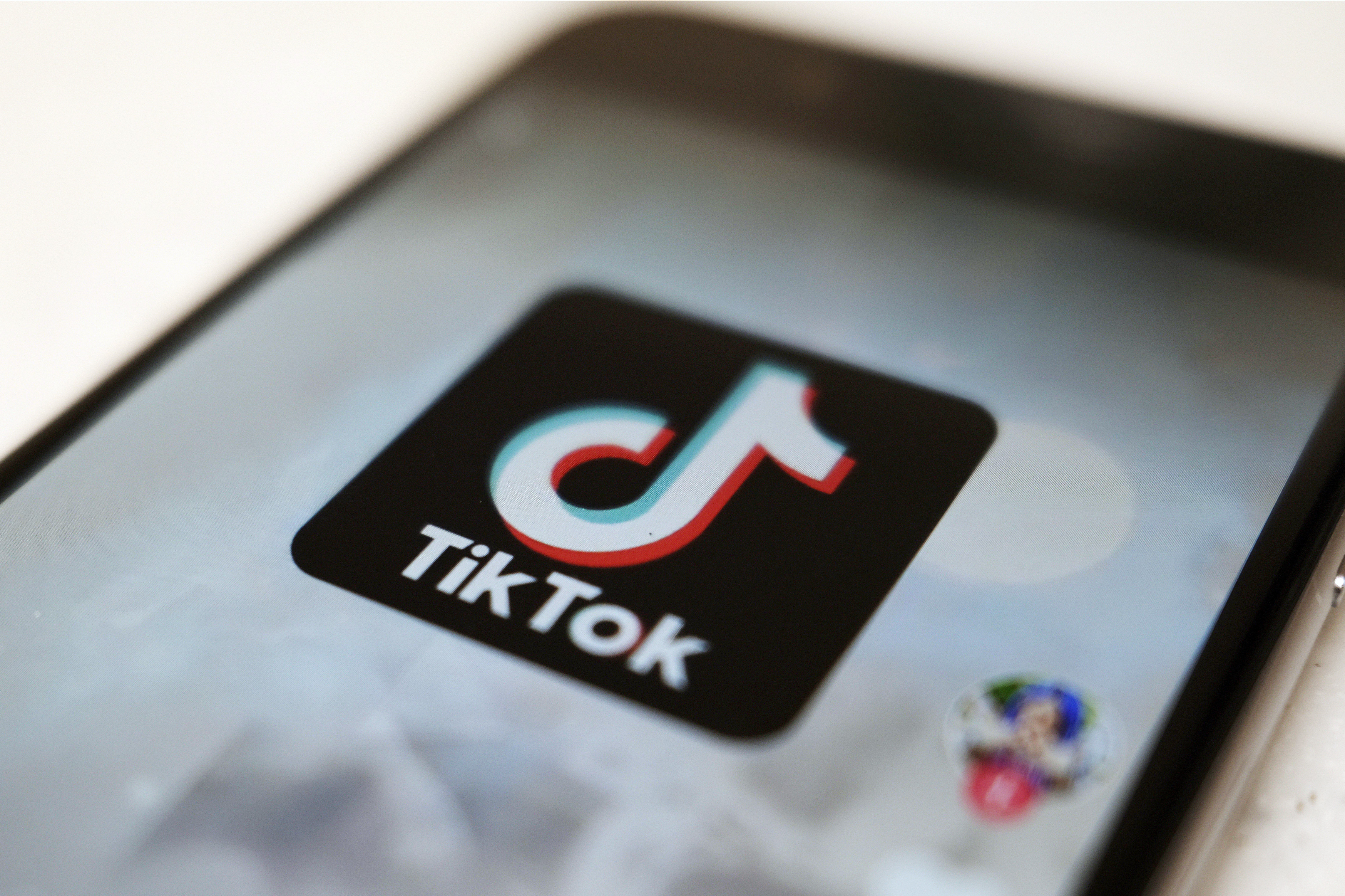 TikTok debuts new tools and technology to label AI content