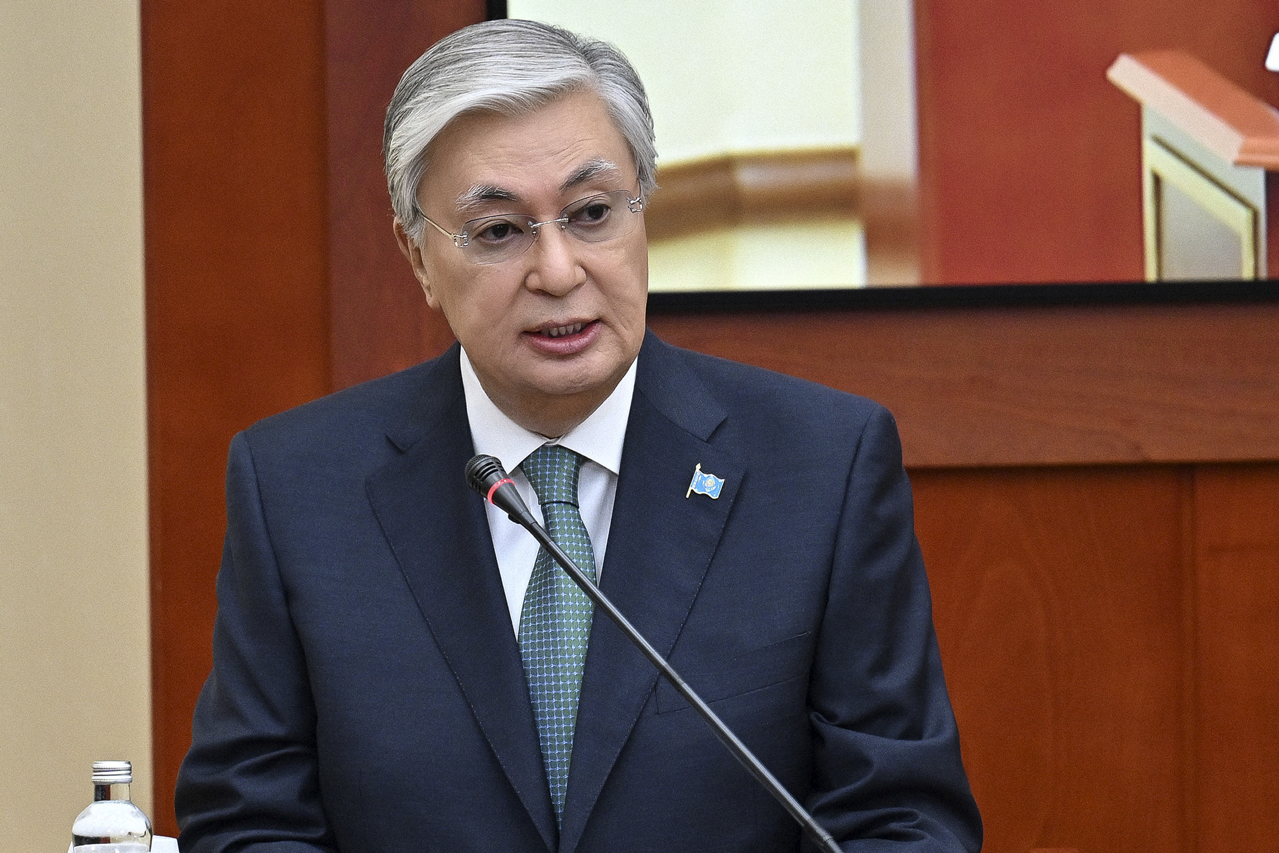 Kazakhstan's president appoints a new prime minister to replace the one he  dismissed | AP News