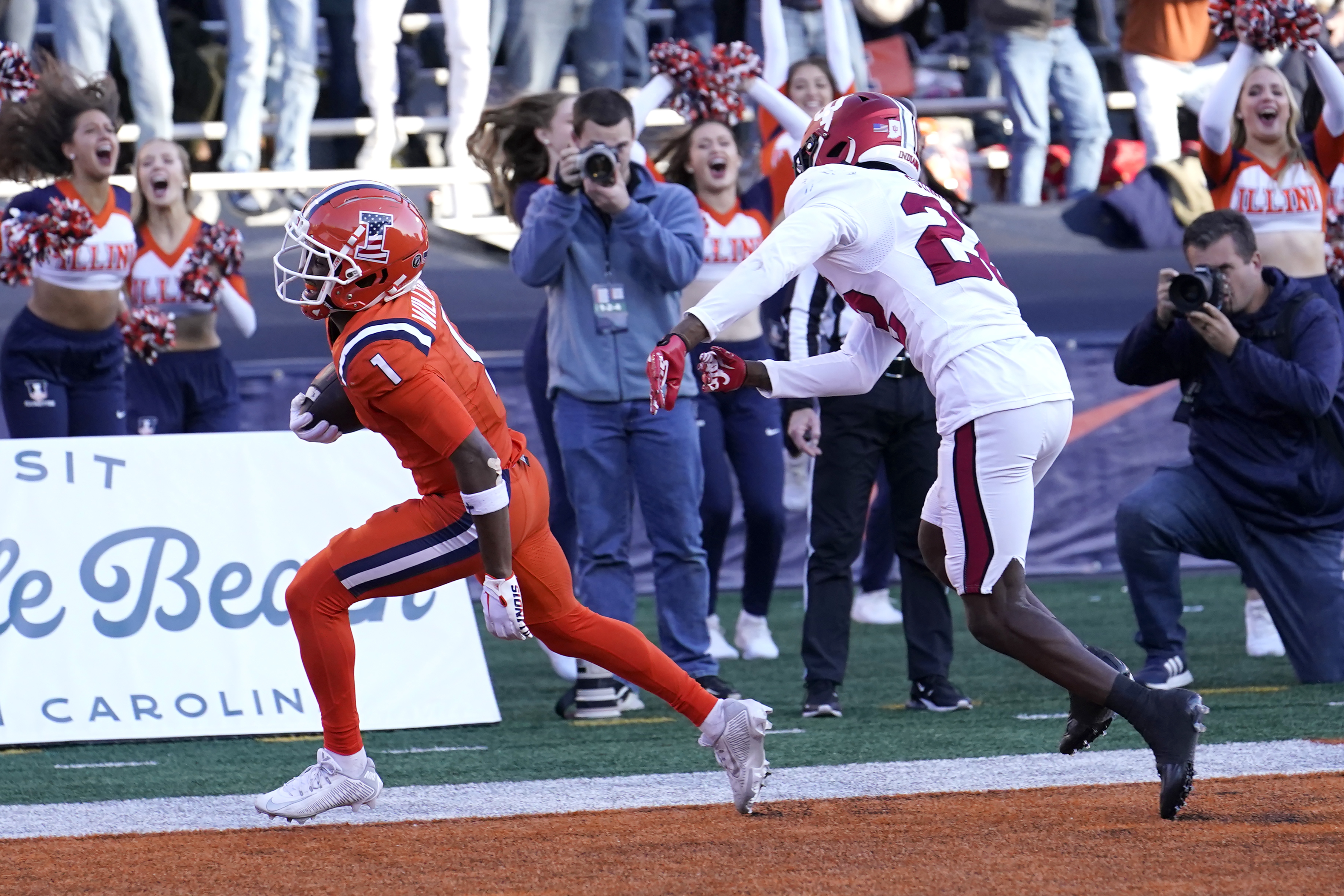 John Paddock's 46-yard touchdown pass seals Illinois' 27-26 victory over  Minnesota