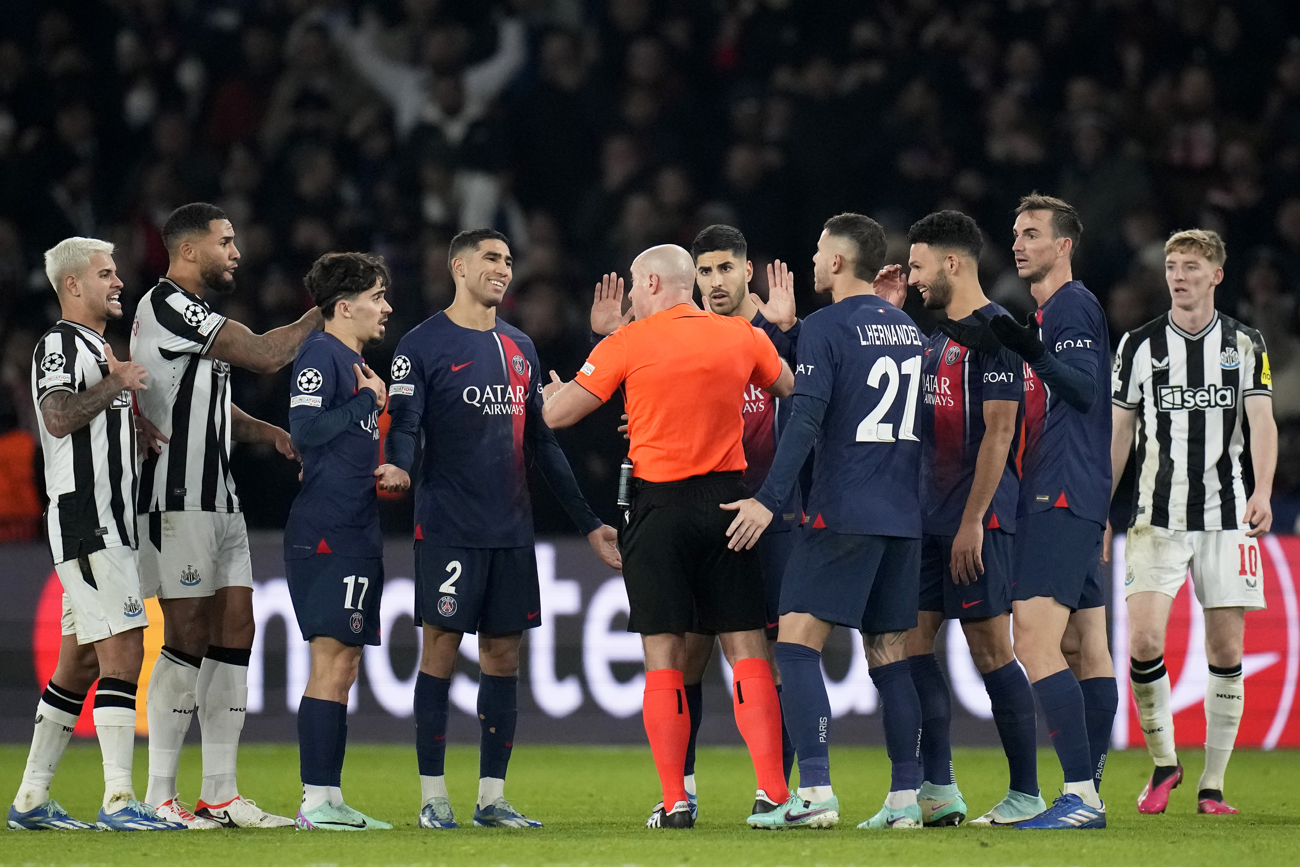 Newcastle furious after last-minute penalty decision in PSG