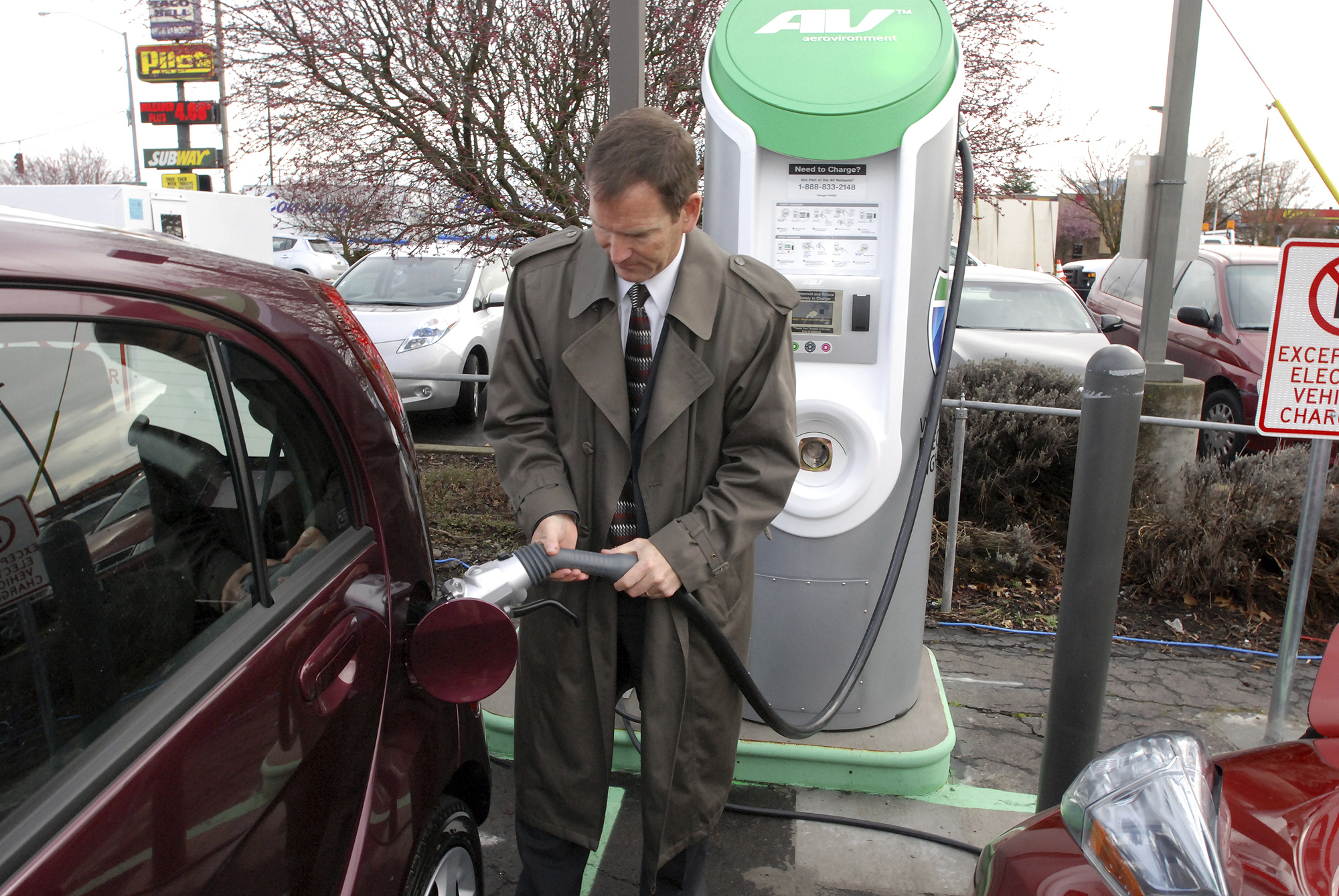 First 'ultra-fast' electric car charging station comes online in