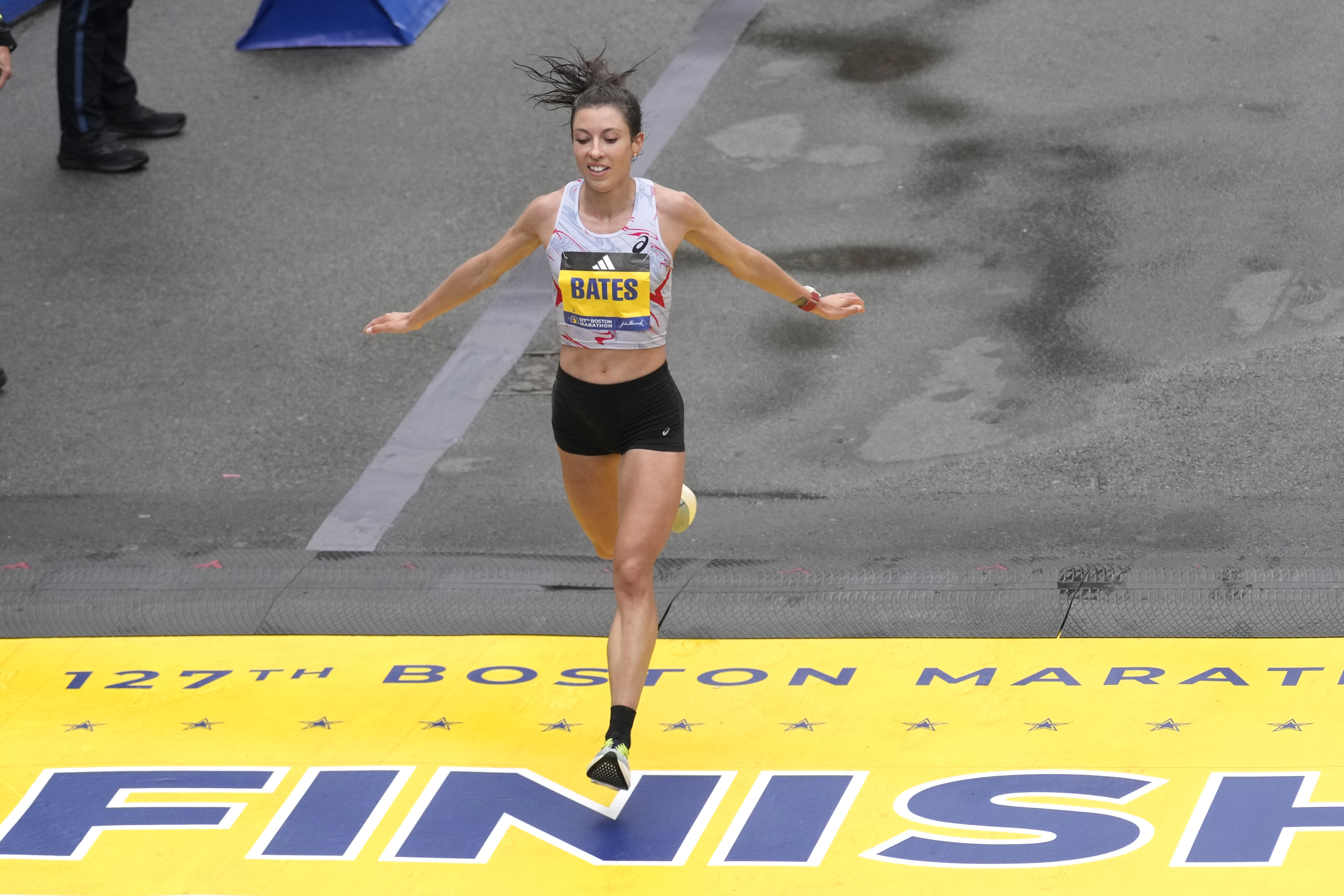 marathon runner finish line