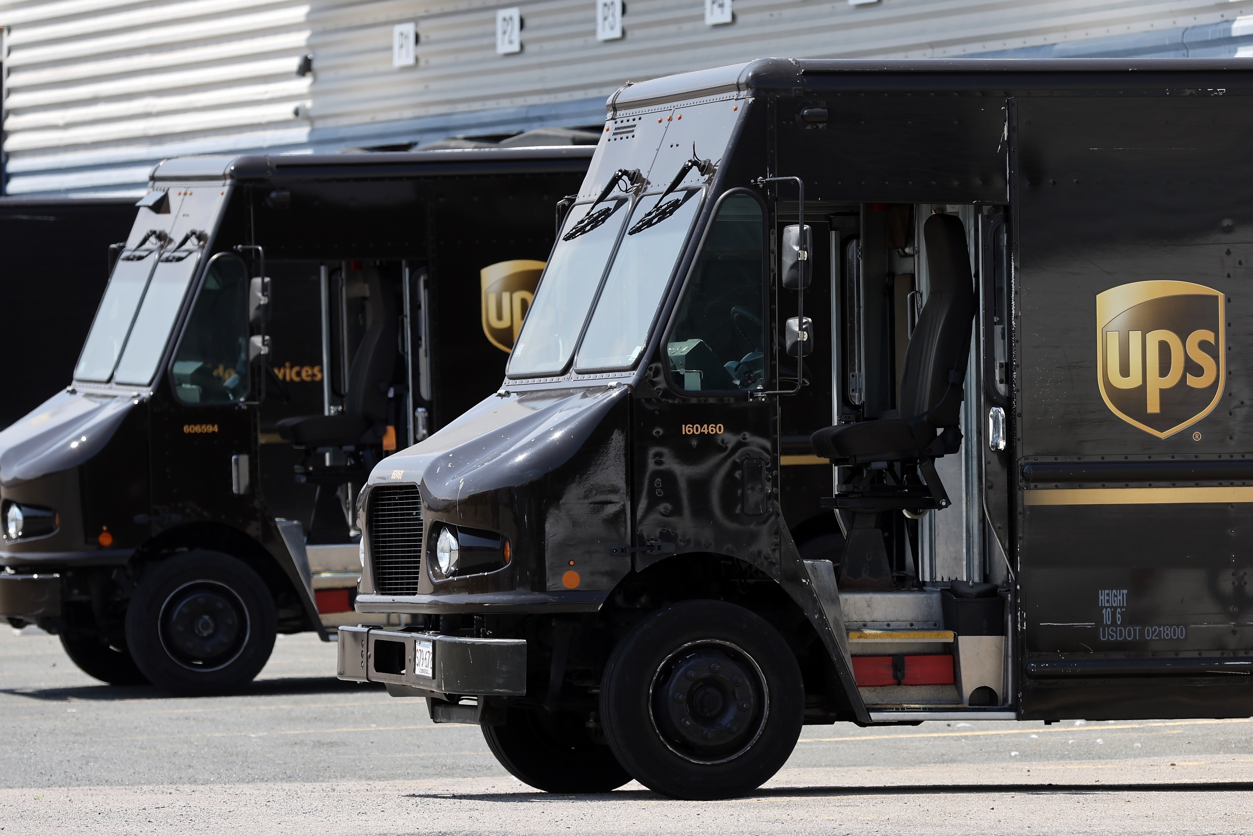 UPS Installs On-Truck Surveillance Cameras - Teamsters for a