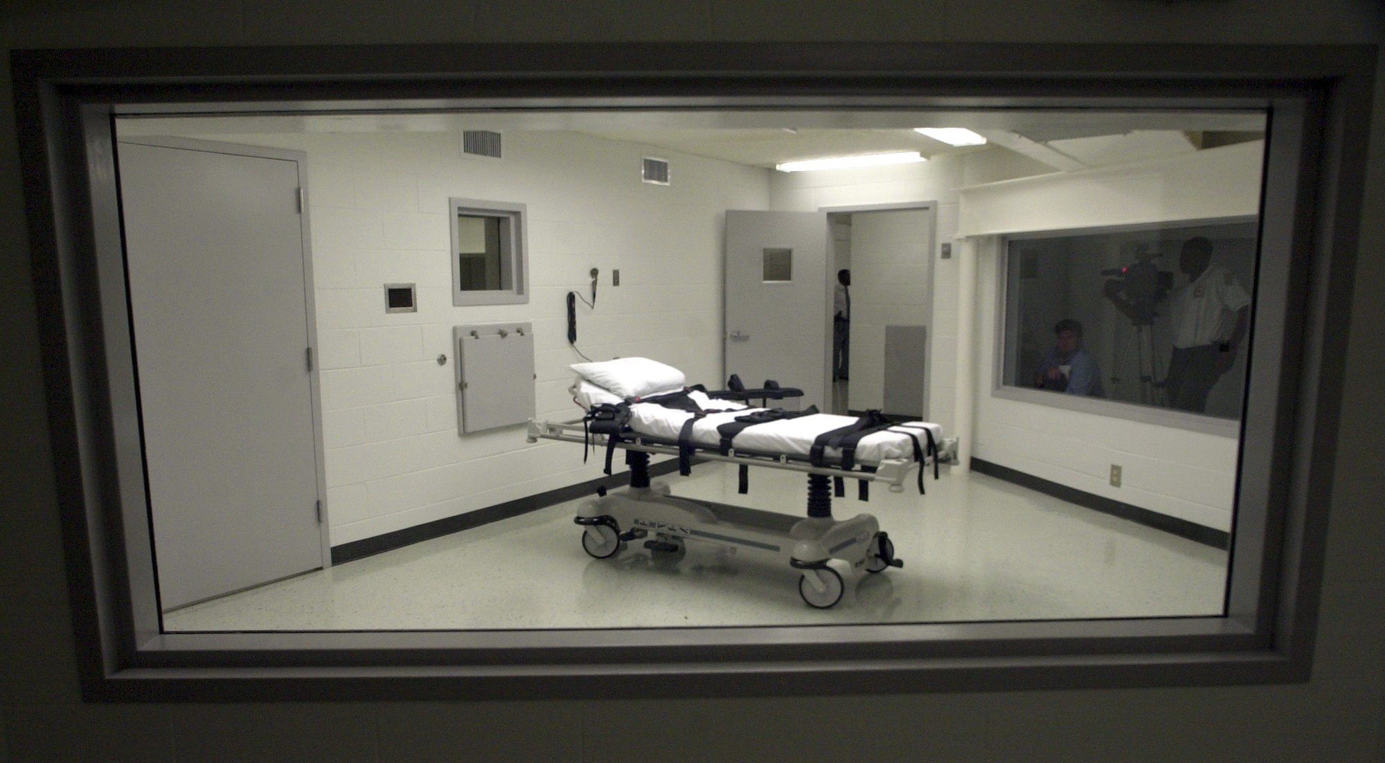 Alabama executes a man with nitrogen gas for the first time AP News