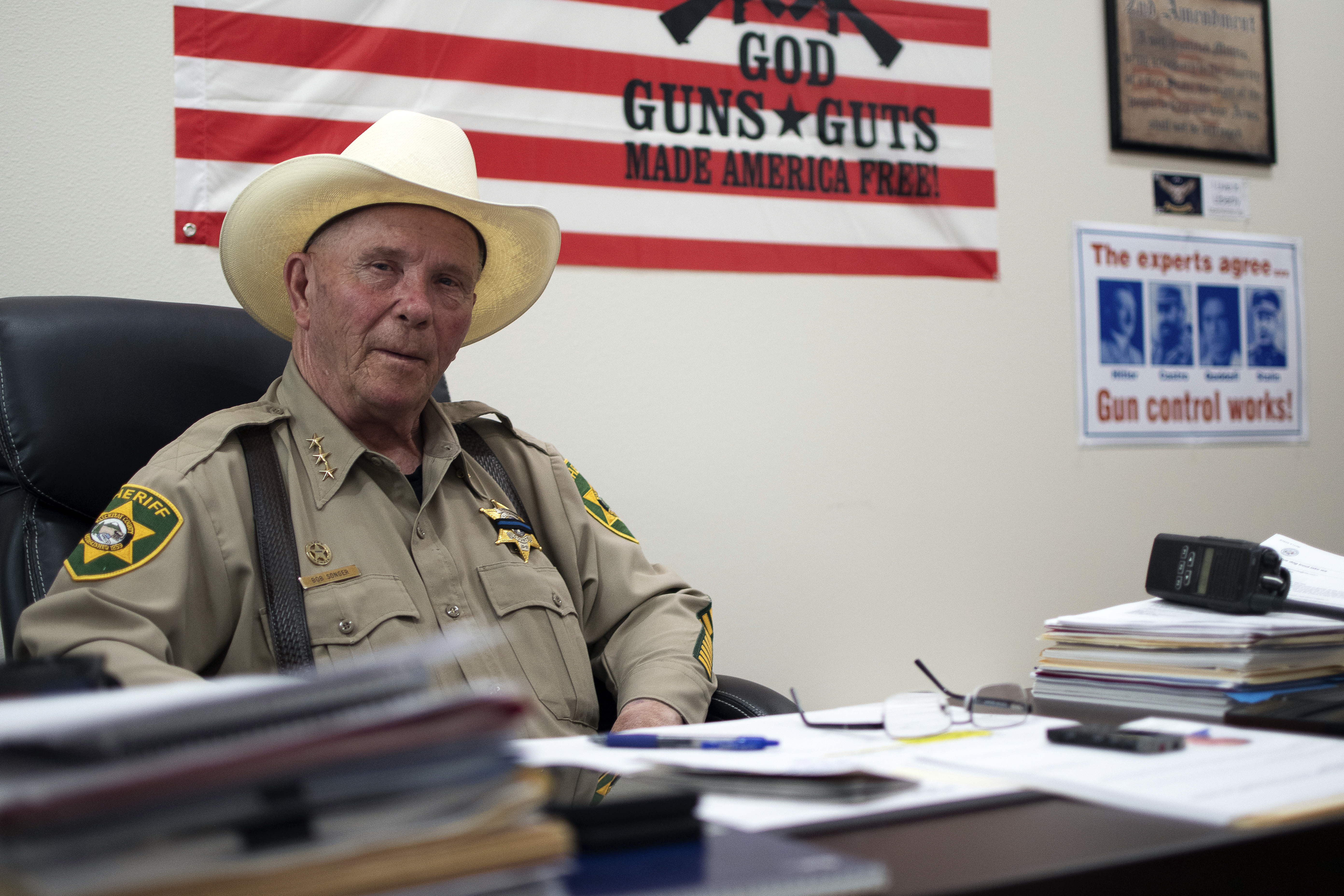 A right-wing sheriffs group that challenges federal law is gaining  acceptance around the country