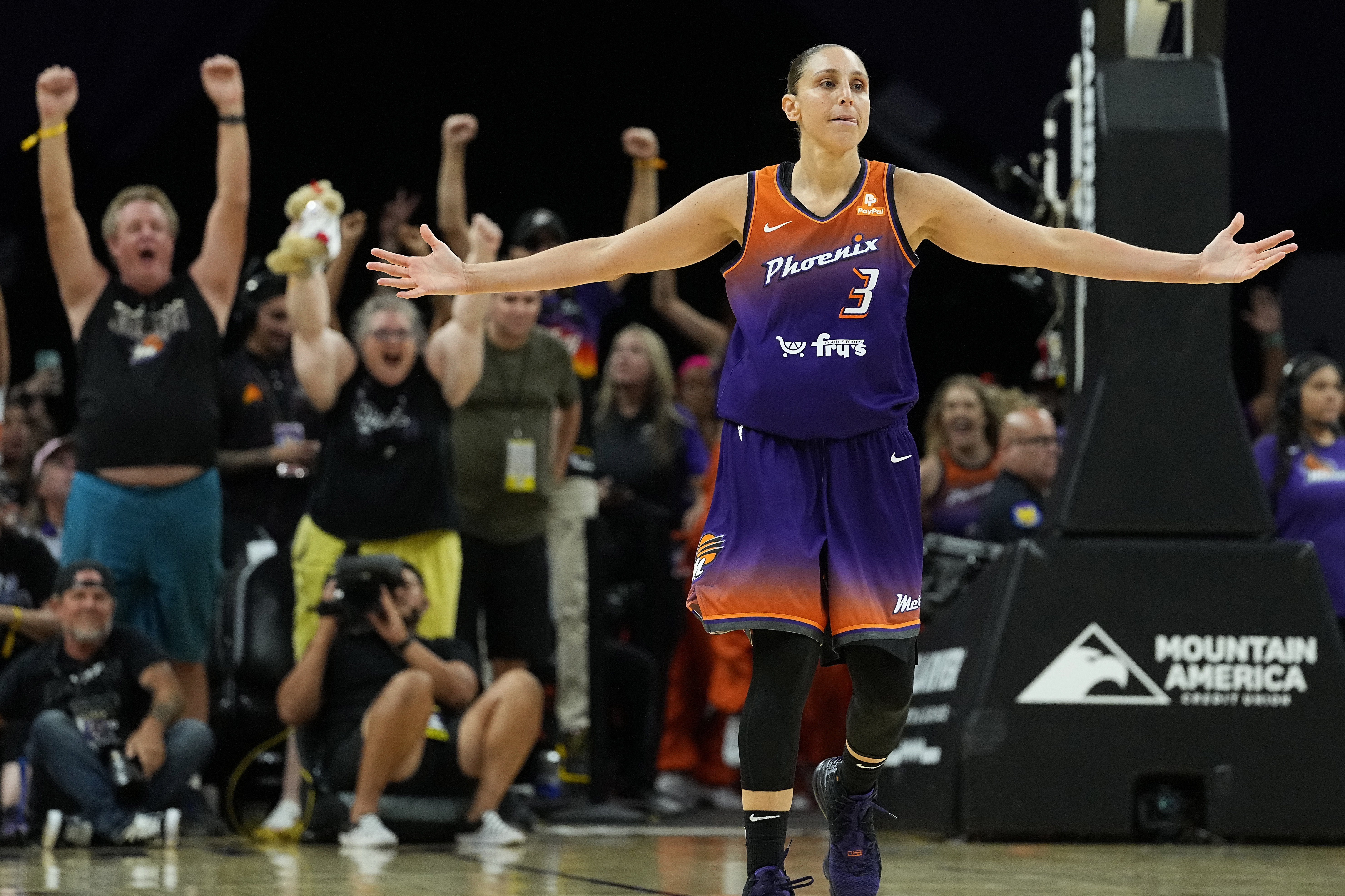 Diana Taurasi becomes first WNBA player to reach 10,000 points, scoring  season-high 42 for Mercury | AP News