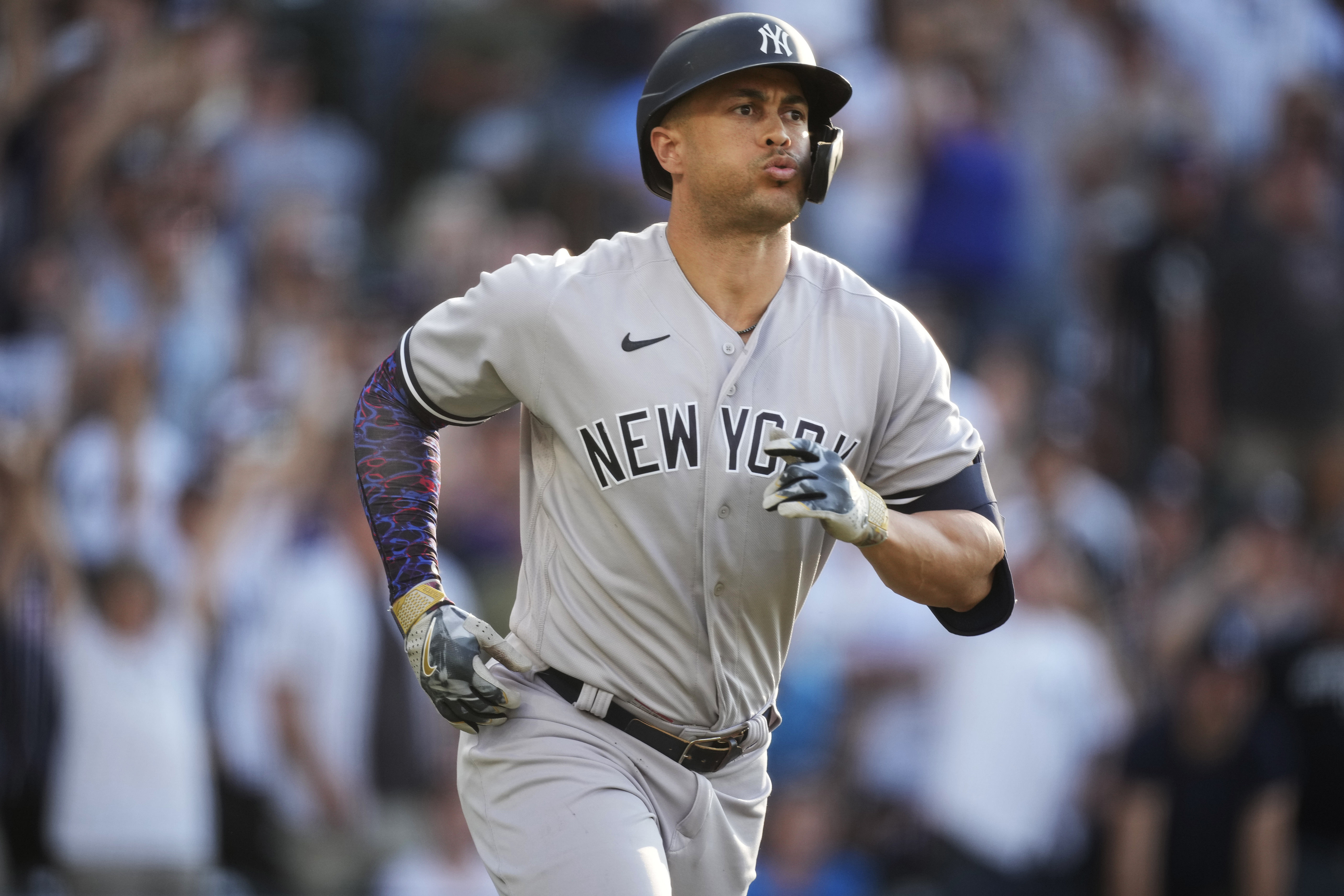 Stanton s 4th homer in 4 games powers Yankees over Rockies 6 3