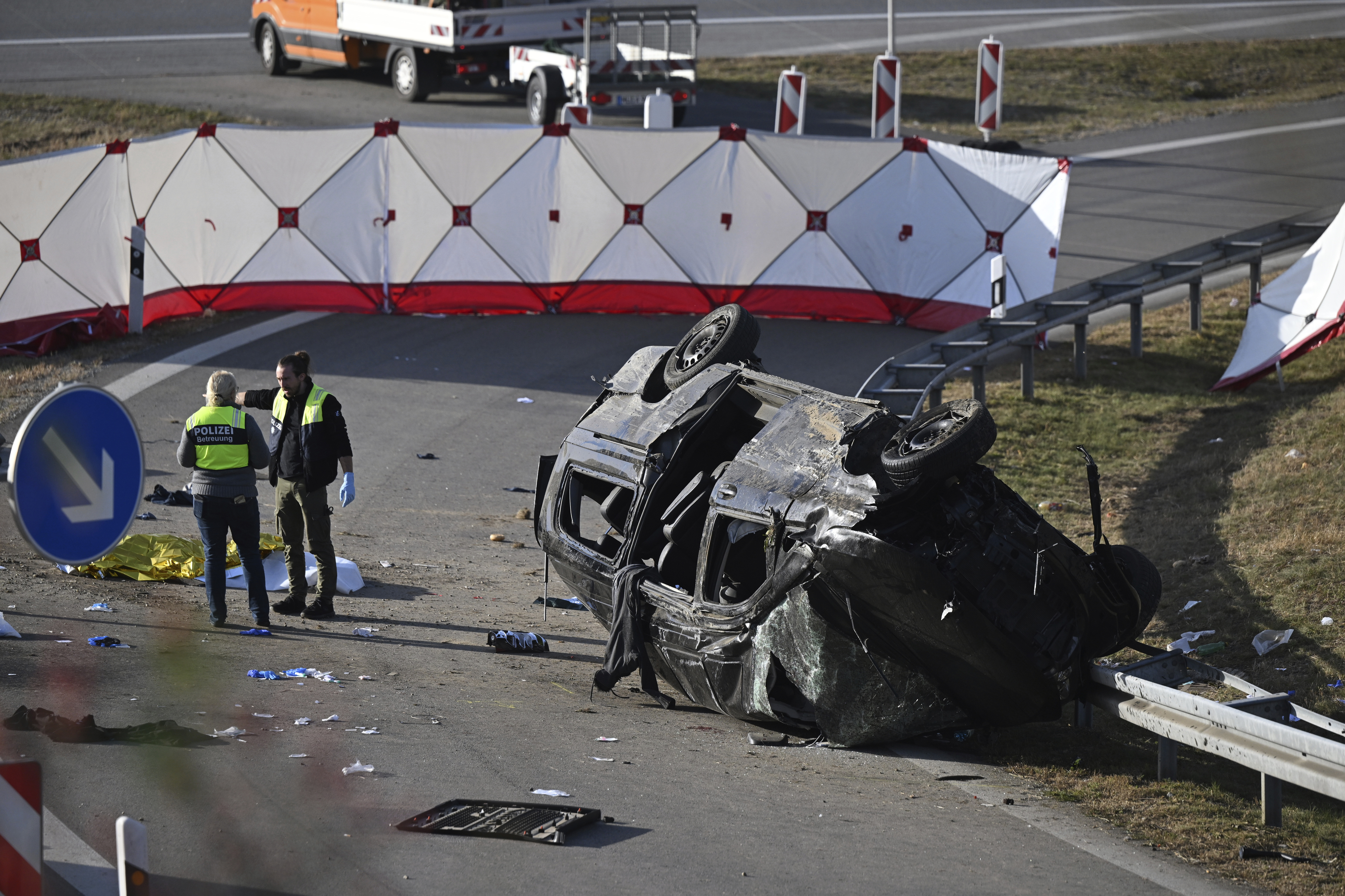 7 killed in head-on crash involving suspected migrant-smuggling