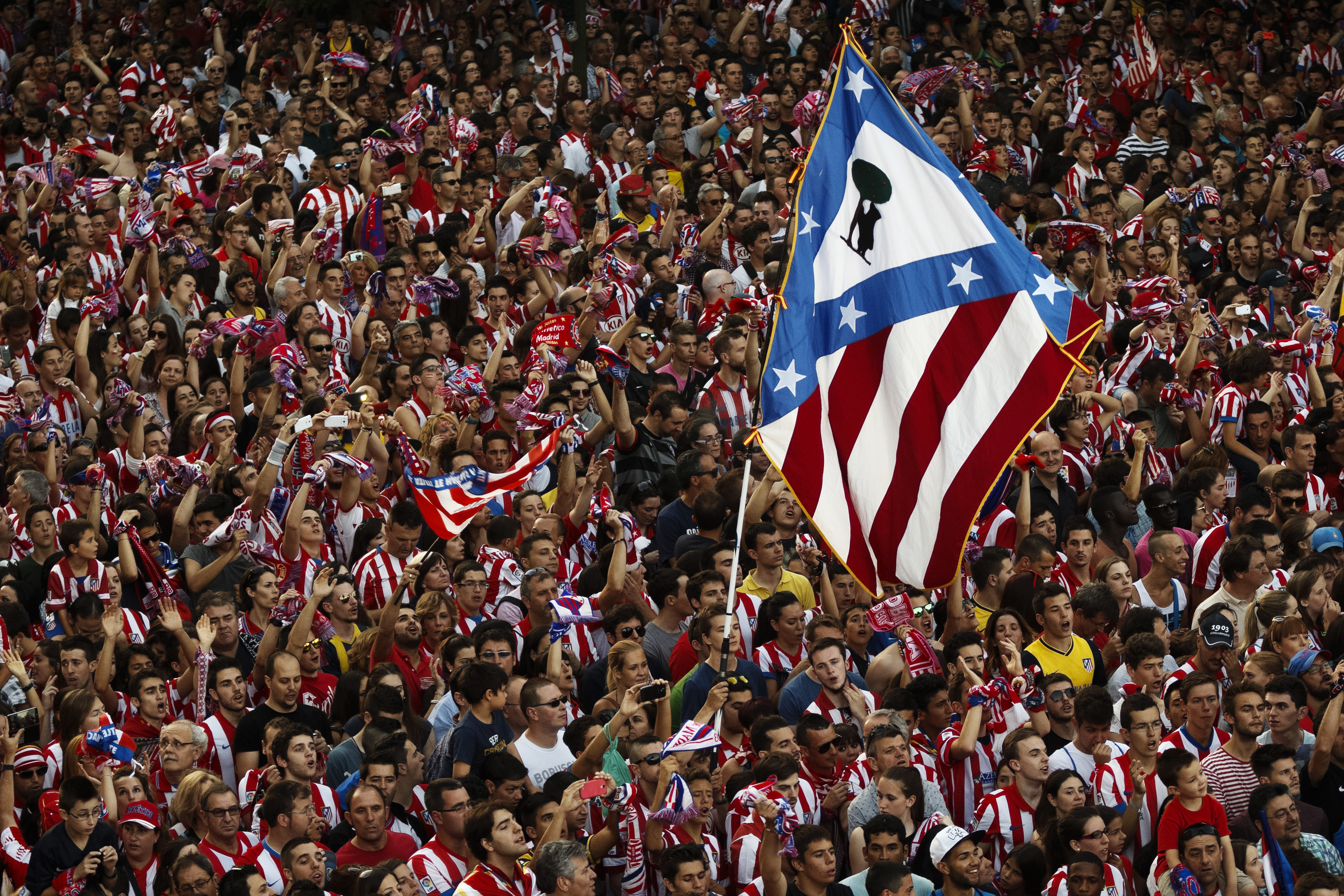 Atletico Madrid will go back to its previous club emblem after fan vote