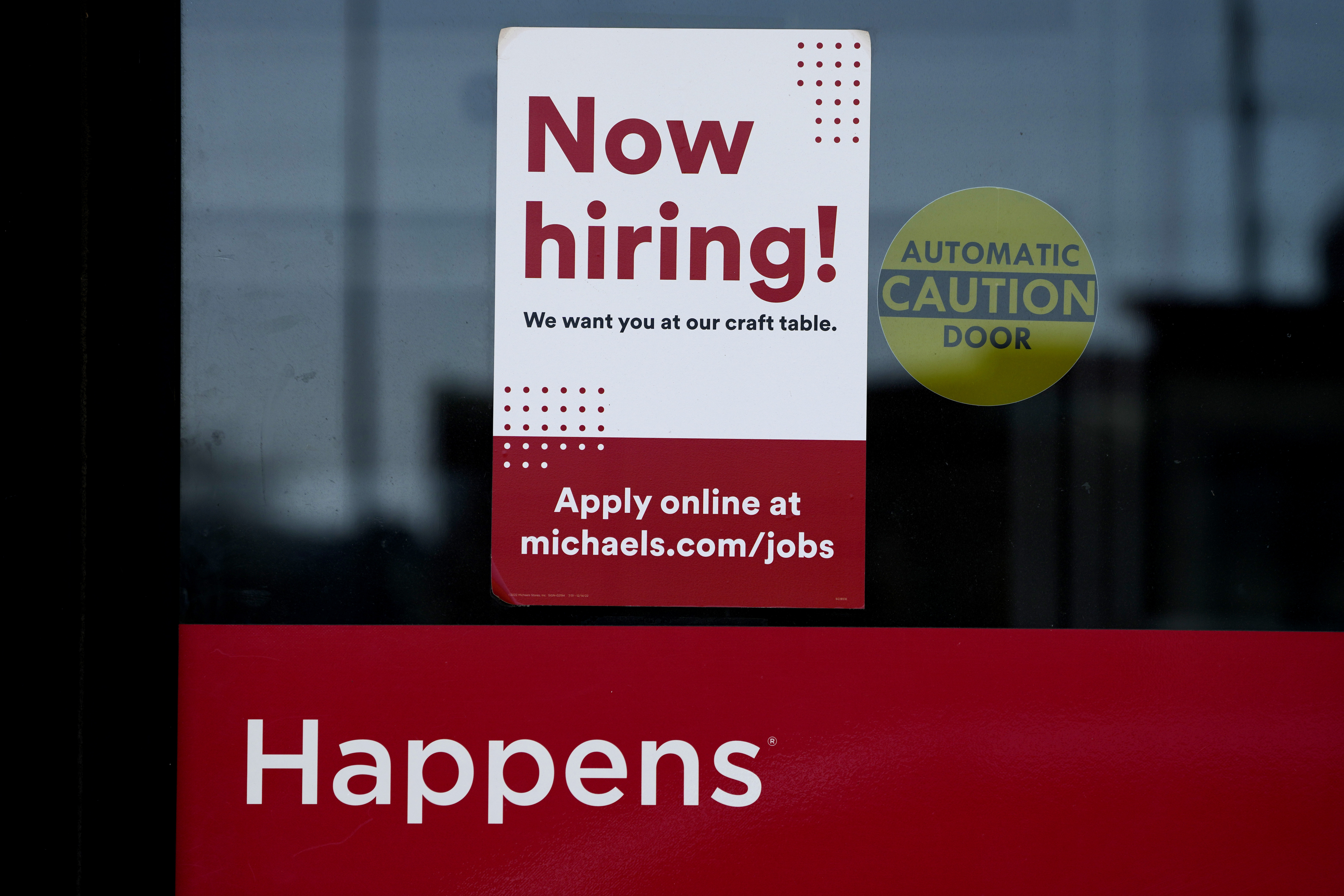 US applications for jobless benefits fall again as labor market